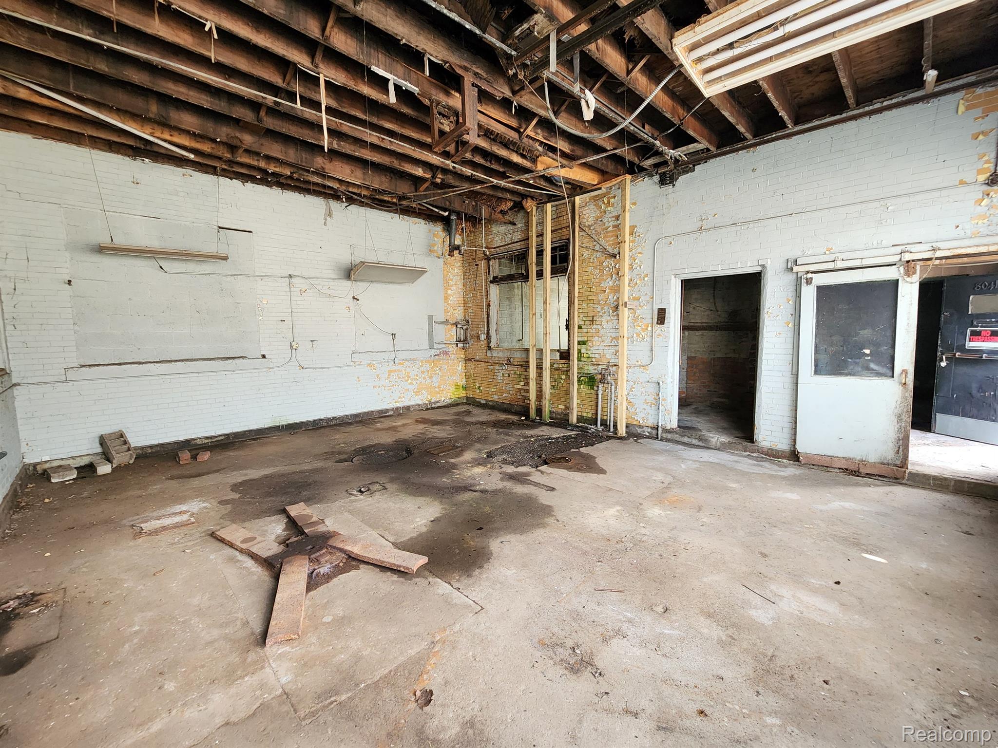 8041 John R Street Property Photo 4