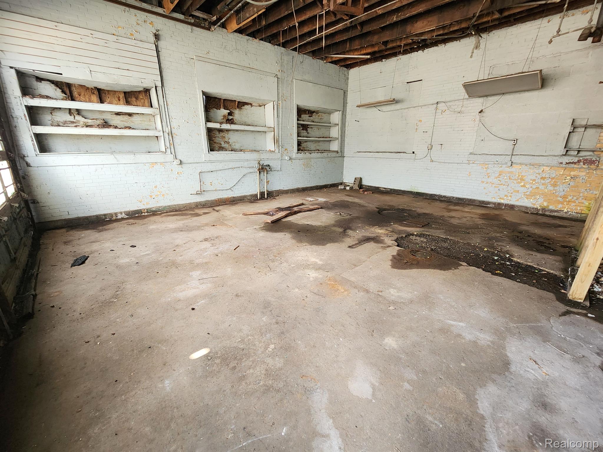 8041 John R Street Property Photo 5