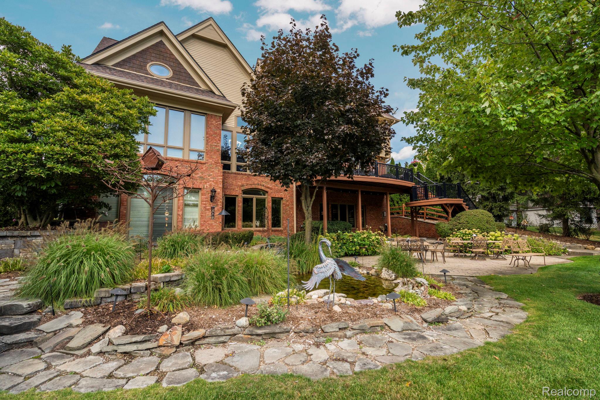 433 John R Property Photo 7
