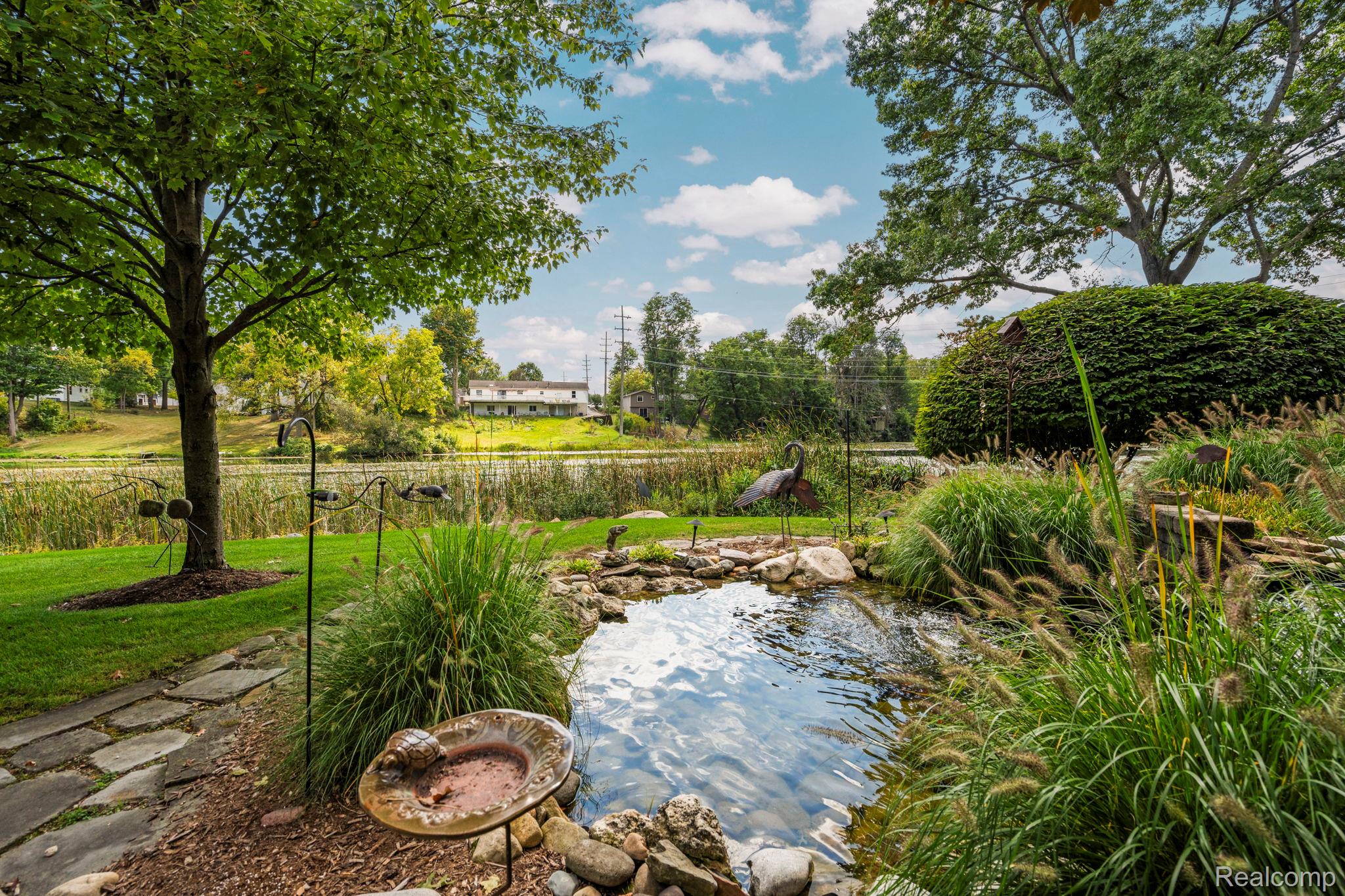 433 John R Property Photo 10