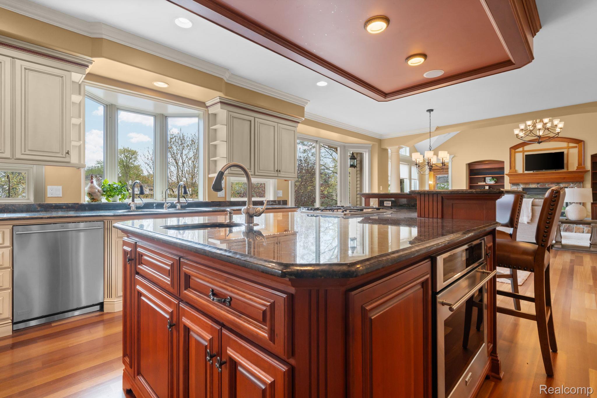 433 John R Property Photo 25