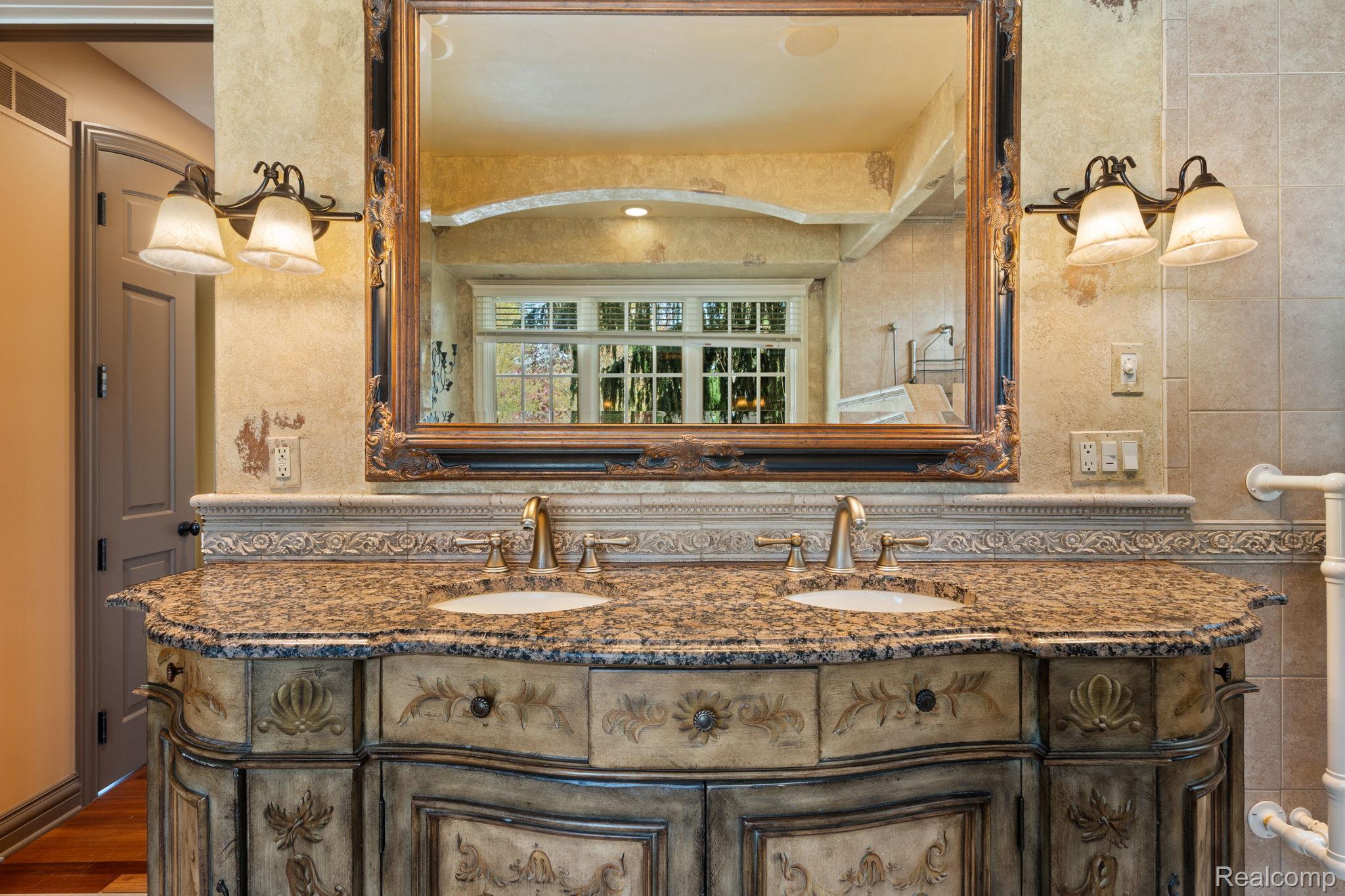 433 John R Property Photo 41