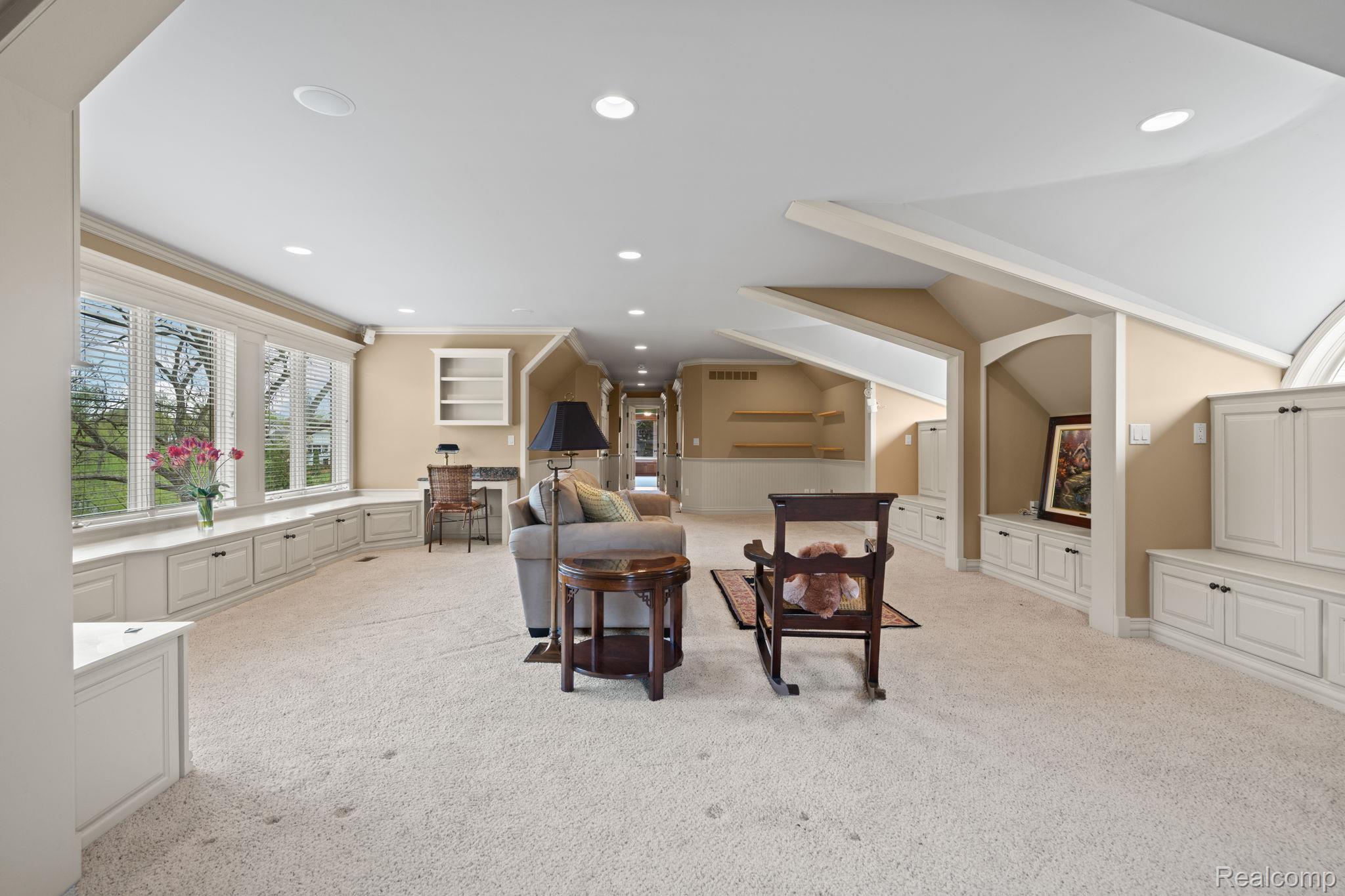433 John R Property Photo 54