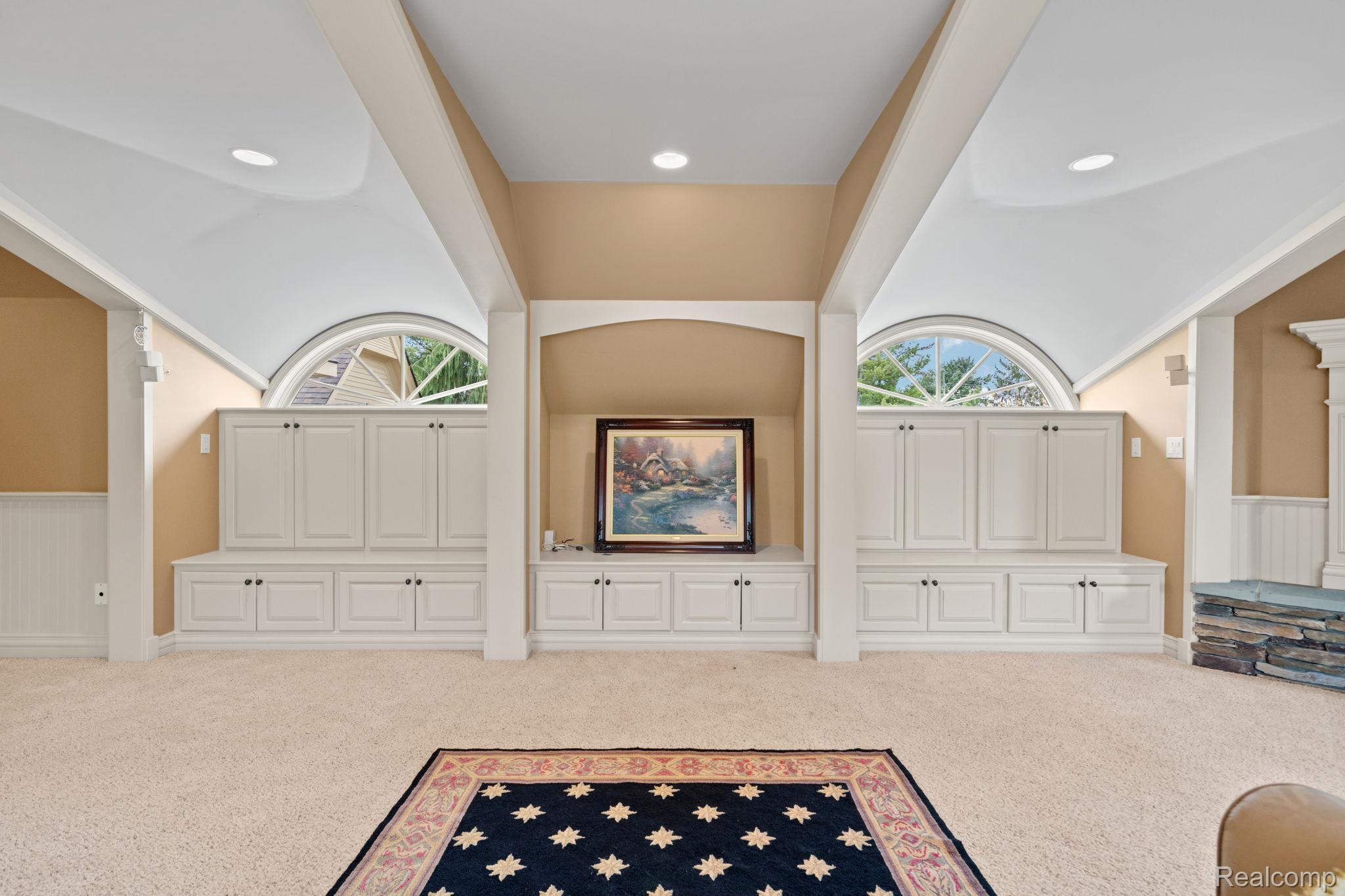 433 John R Property Photo 56