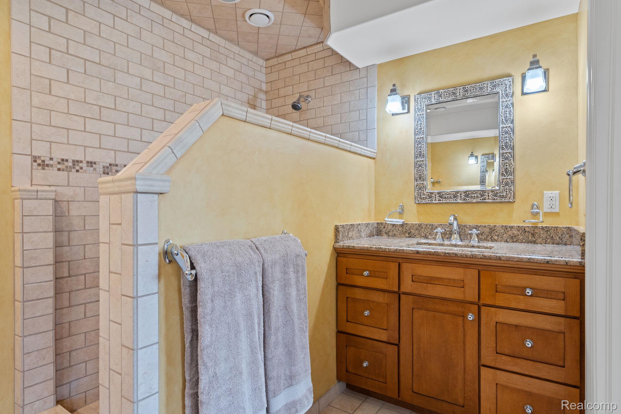 433 John R Property Photo 61