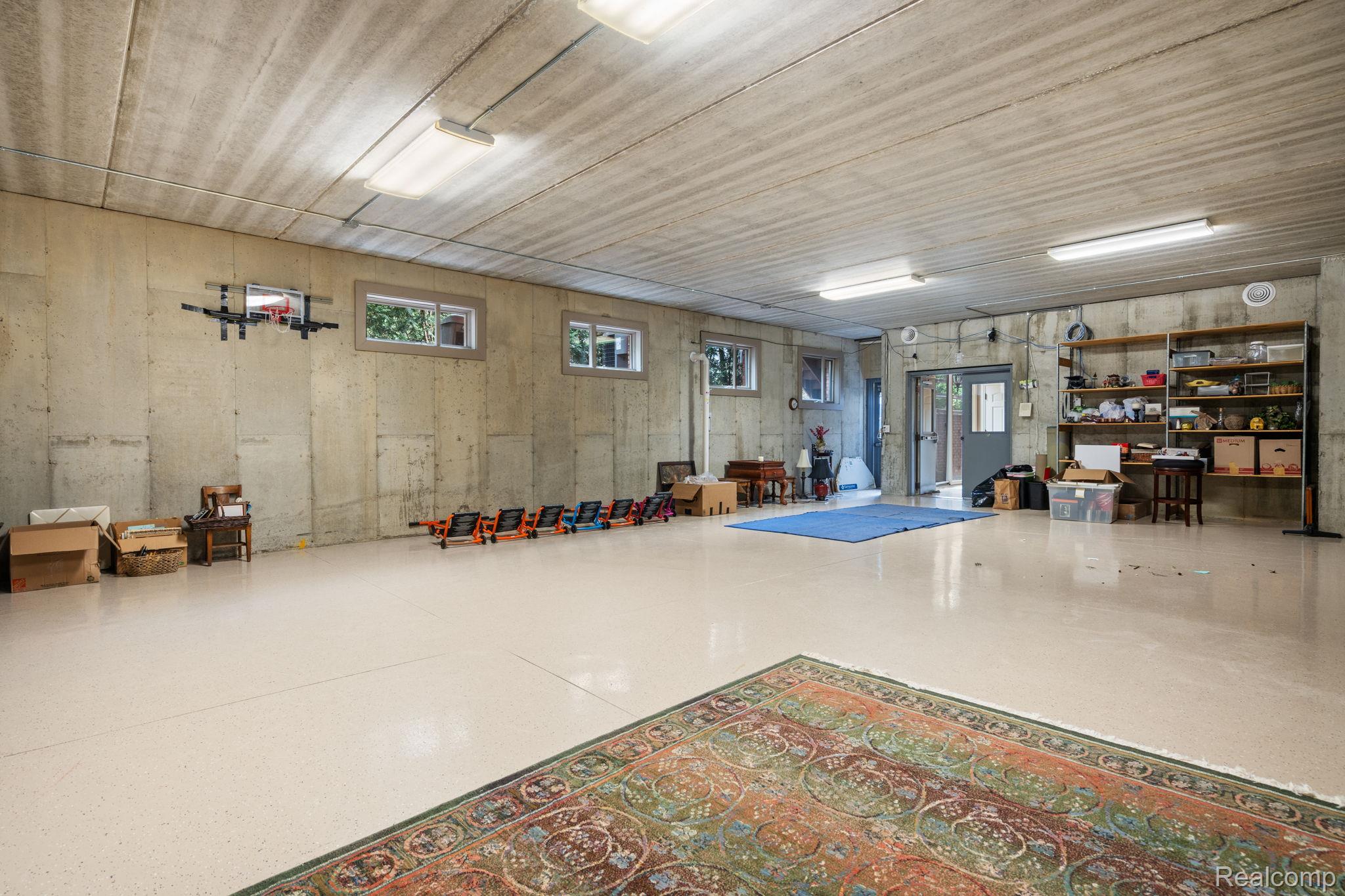 433 John R Property Photo 81