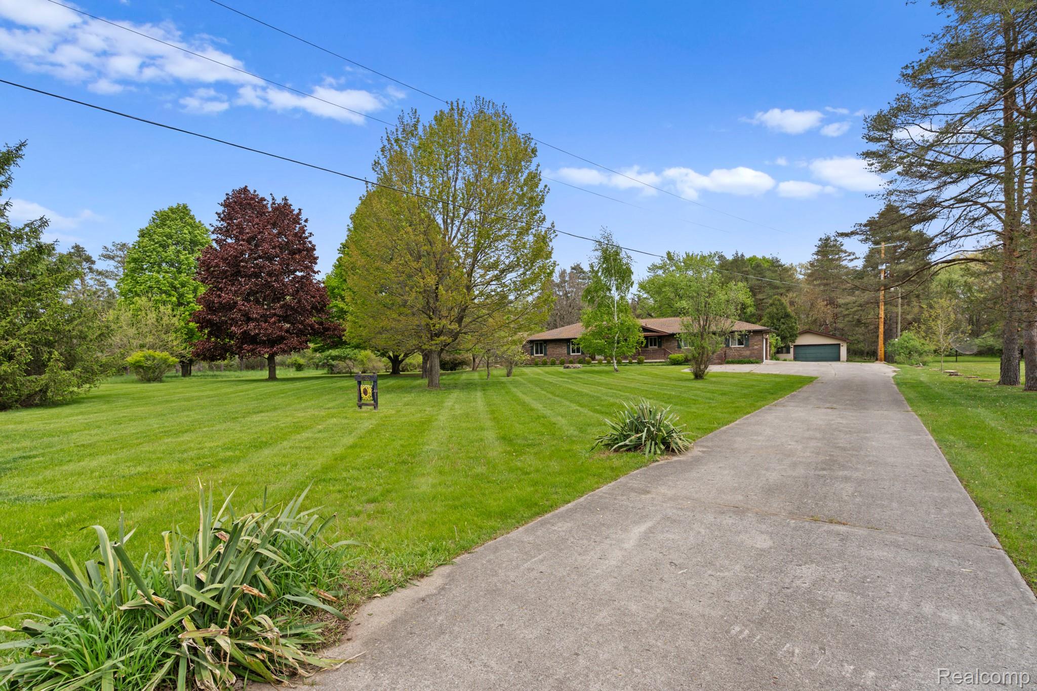 7540 Dexter Pinckney Road Property Photo 8