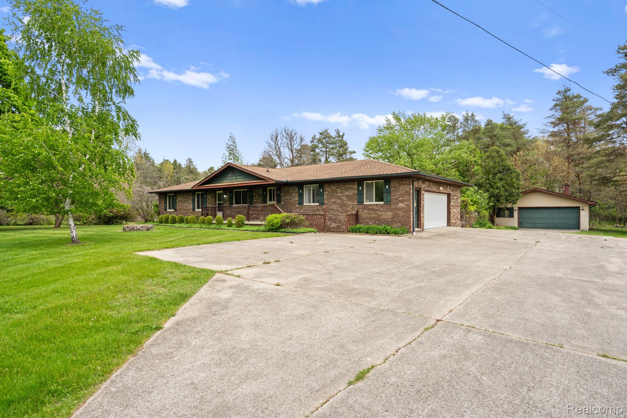 7540 Dexter Pinckney Road Property Photo 10