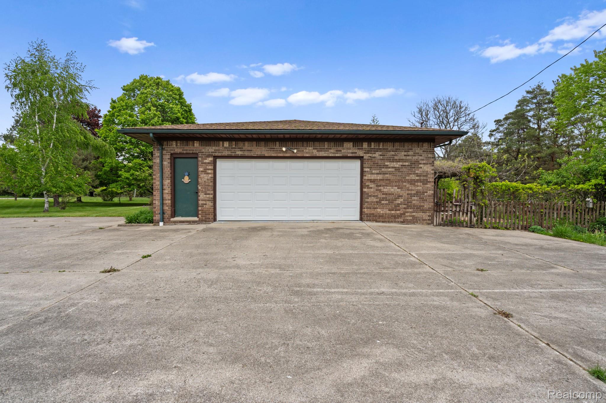 7540 Dexter Pinckney Road Property Photo 12