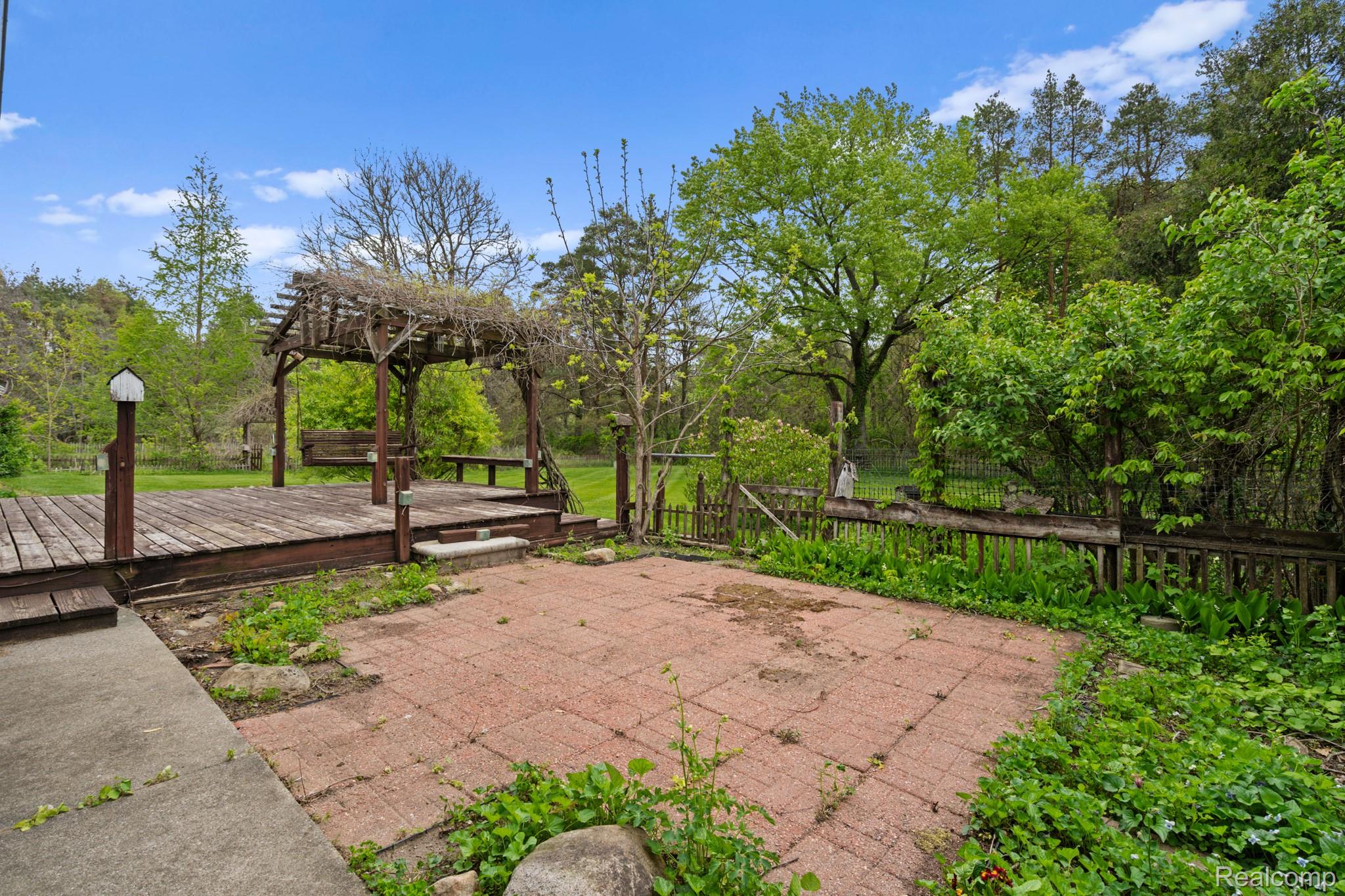 7540 Dexter Pinckney Road Property Photo 15