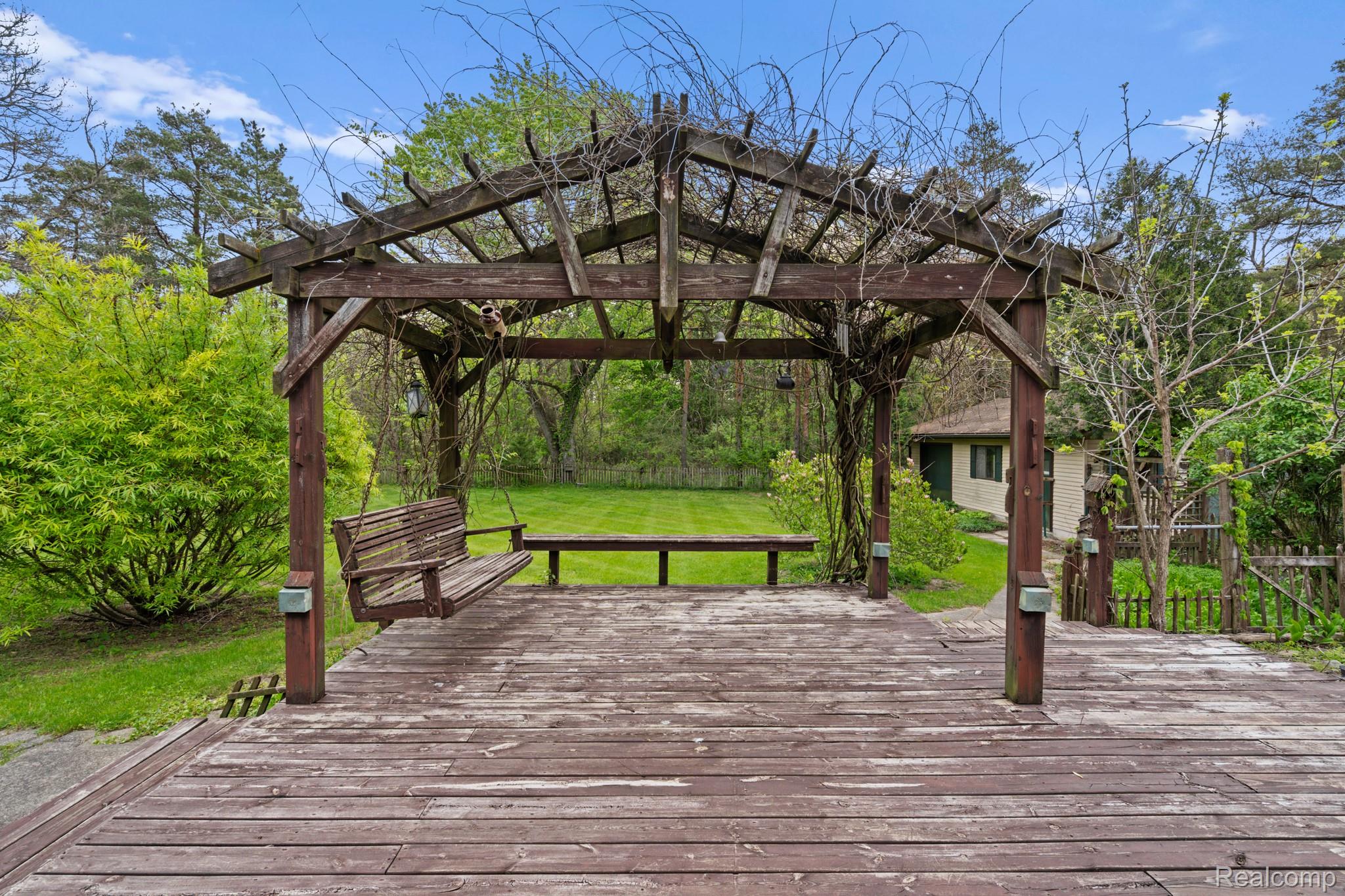 7540 Dexter Pinckney Road Property Photo 17