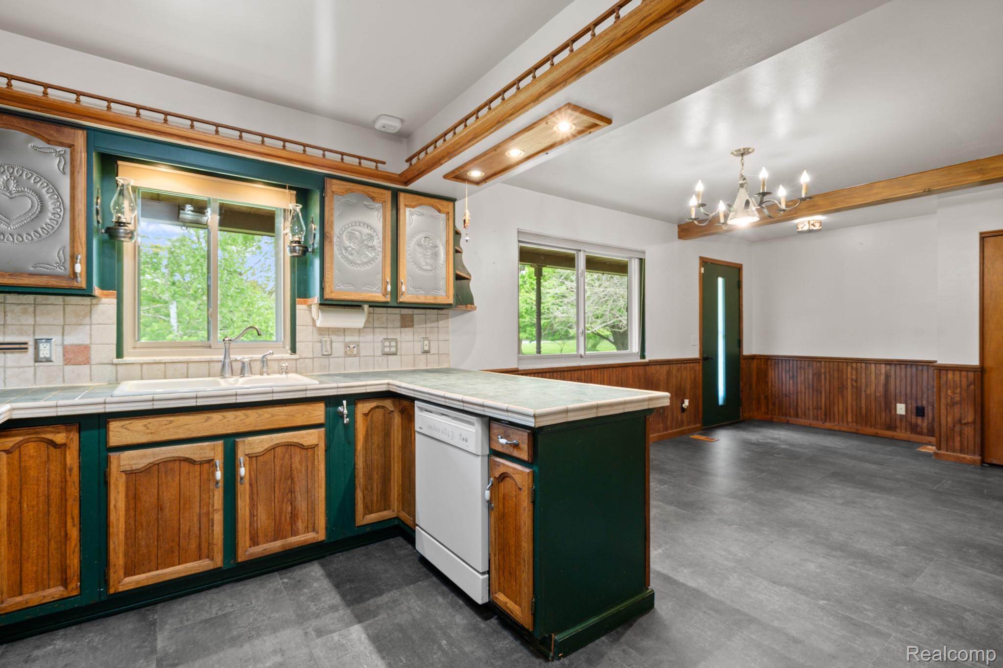 7540 Dexter Pinckney Road Property Photo 31