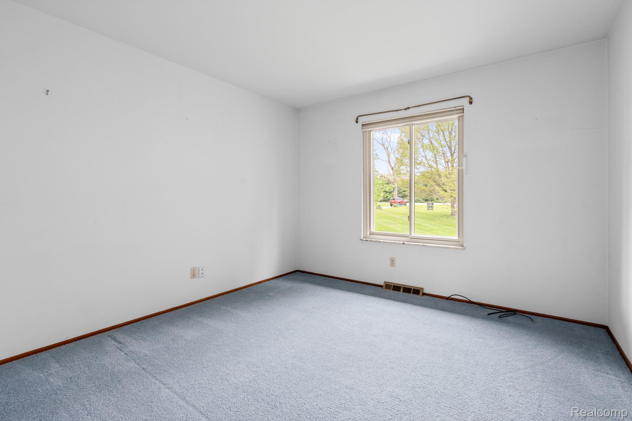 7540 Dexter Pinckney Road Property Photo 40