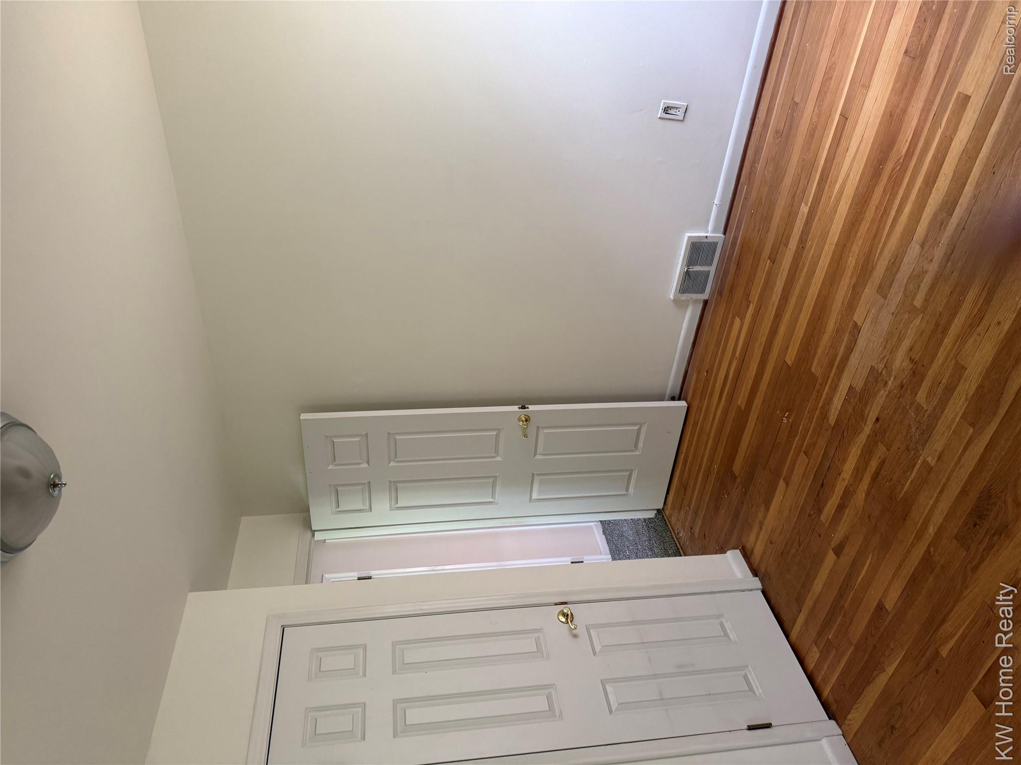 29316 Southgate Drive Property Photo 8