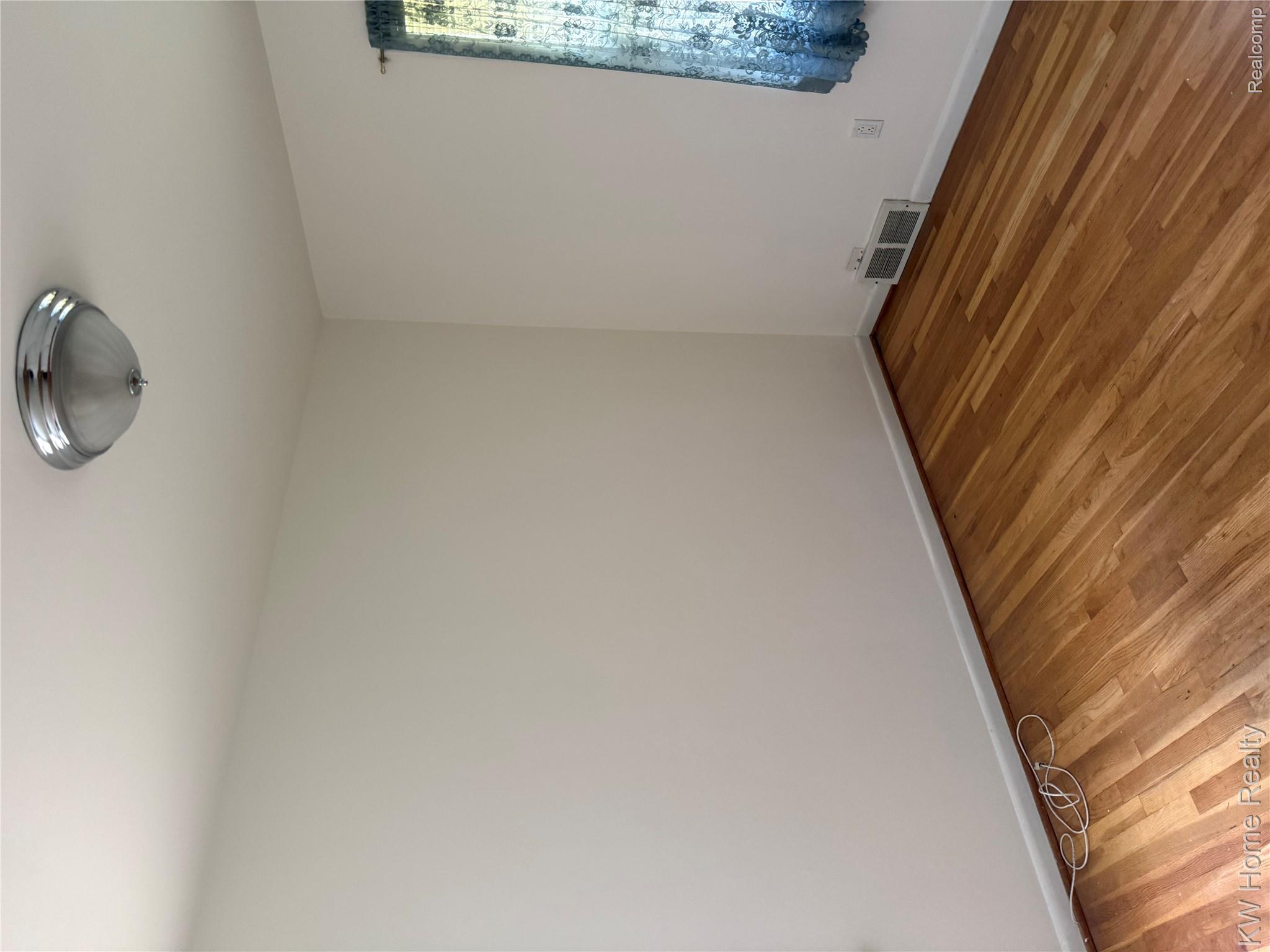 29316 Southgate Drive Property Photo 9