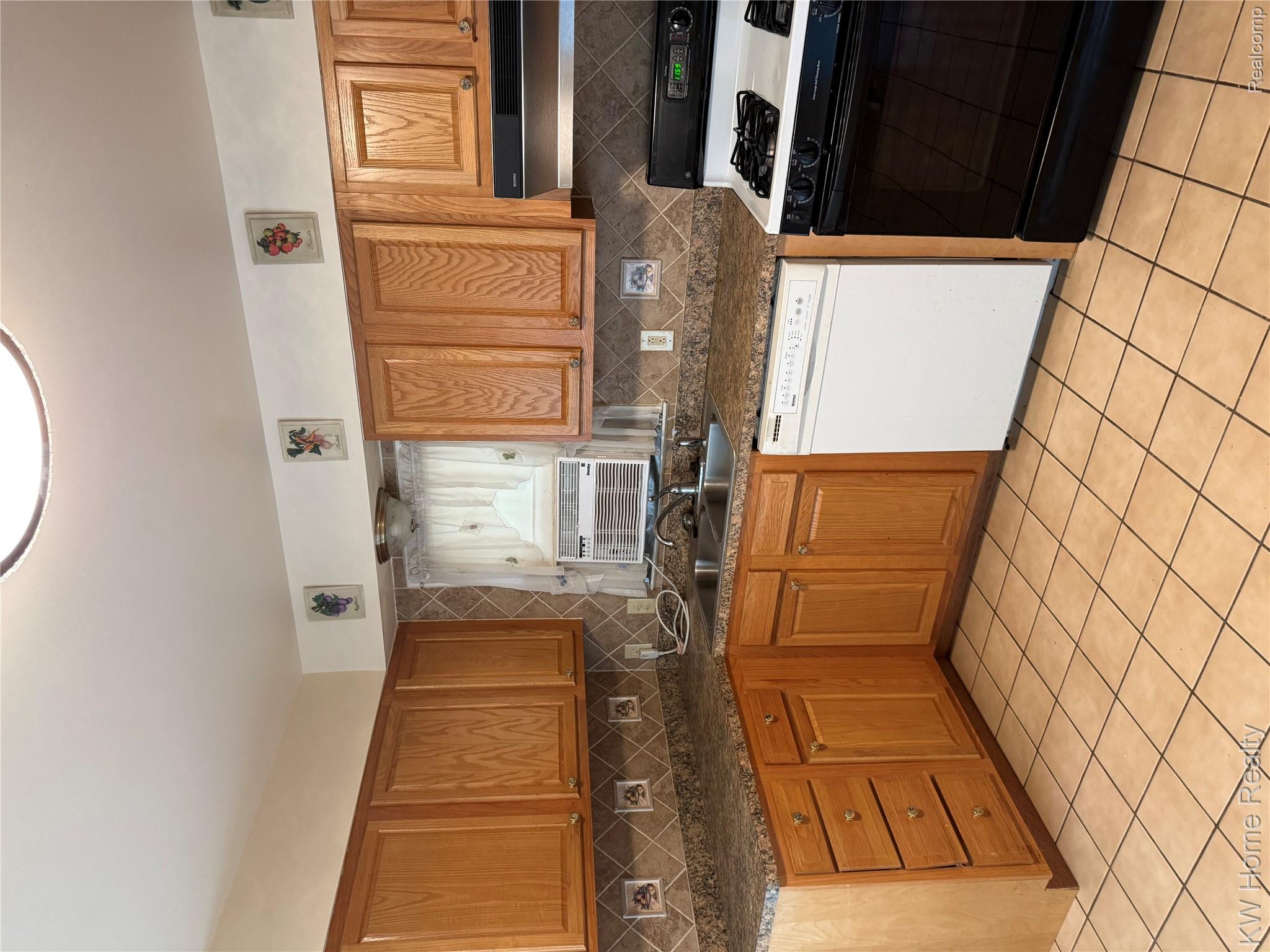 29316 Southgate Drive Property Photo 17