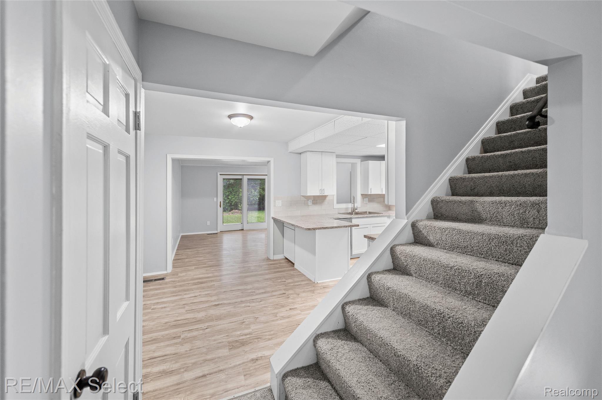 4020 Park Forest Drive Drive Property Photo 10