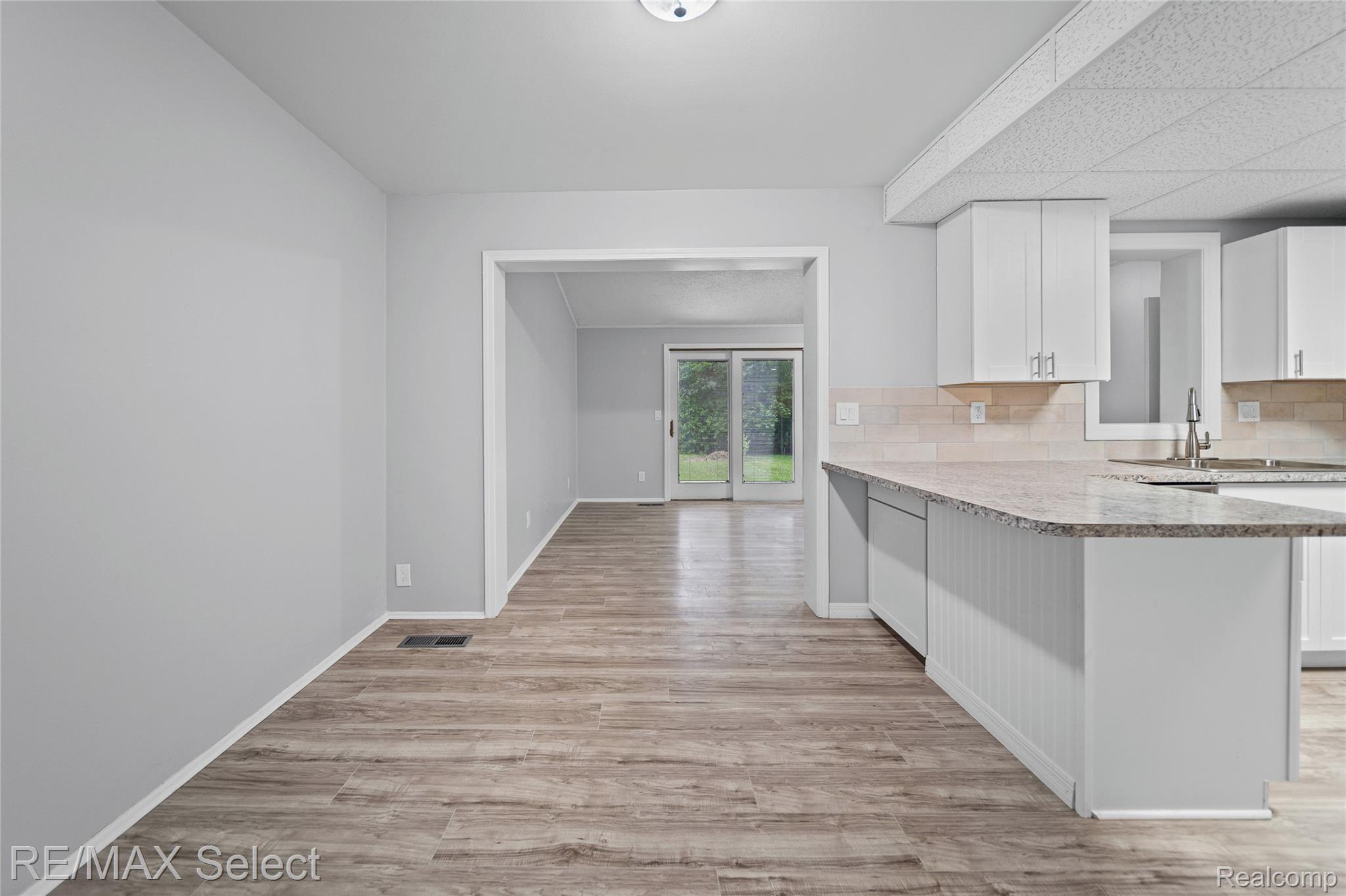 4020 Park Forest Drive Drive Property Photo 11