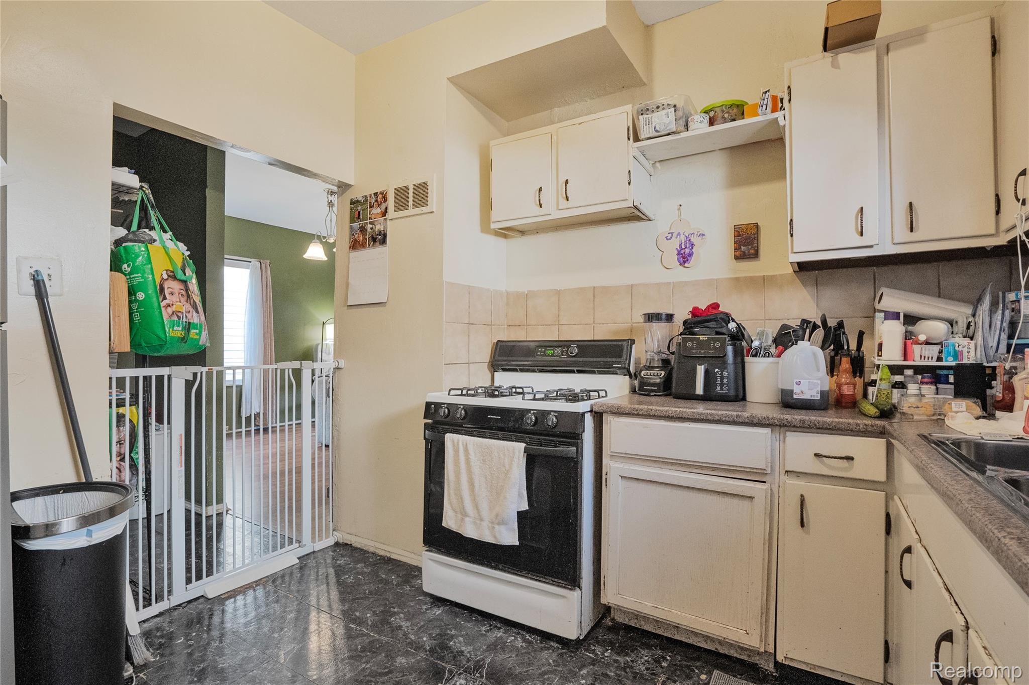 2422 Commor Street Property Photo 10