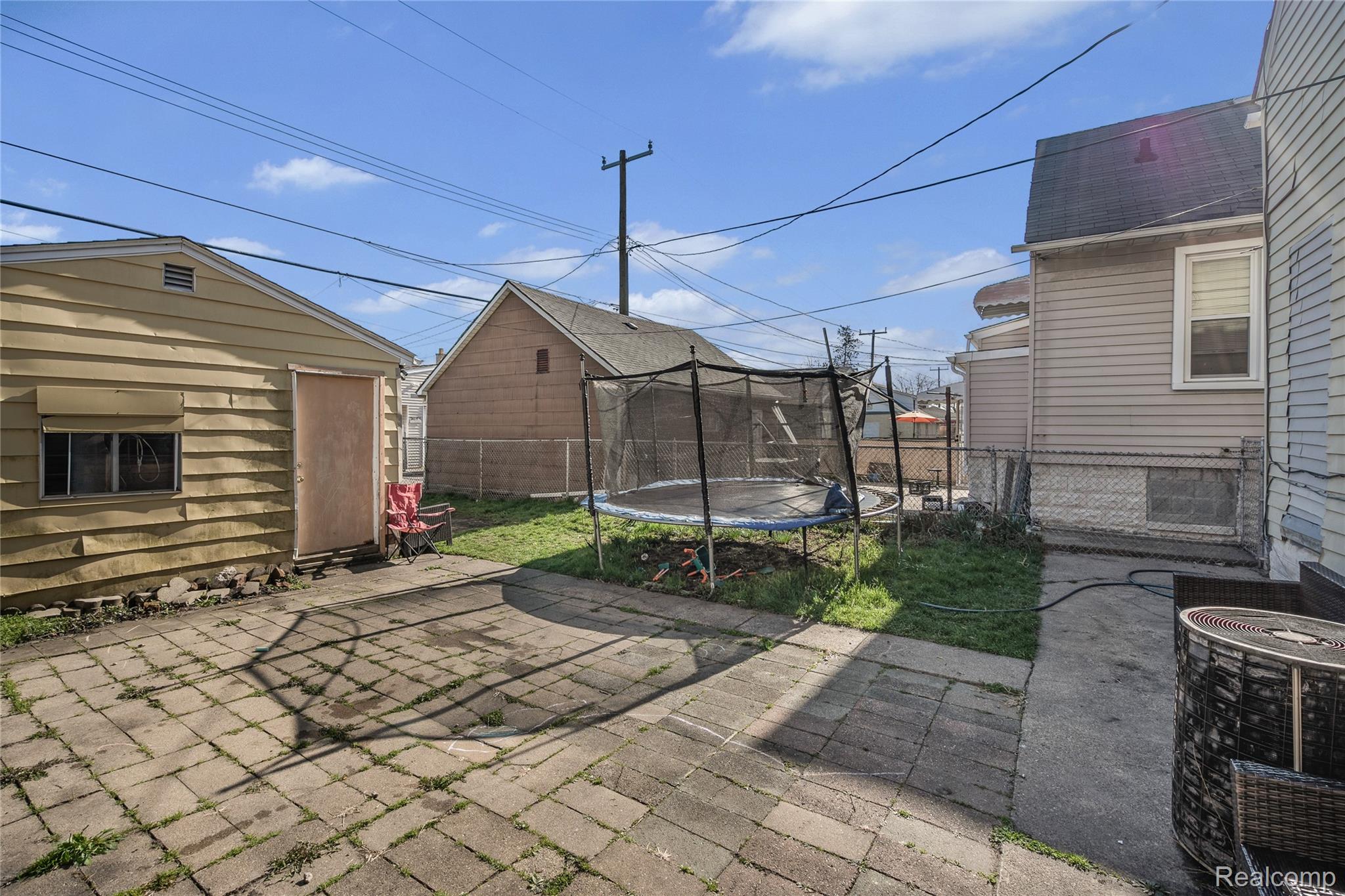 2422 Commor Street Property Photo 23