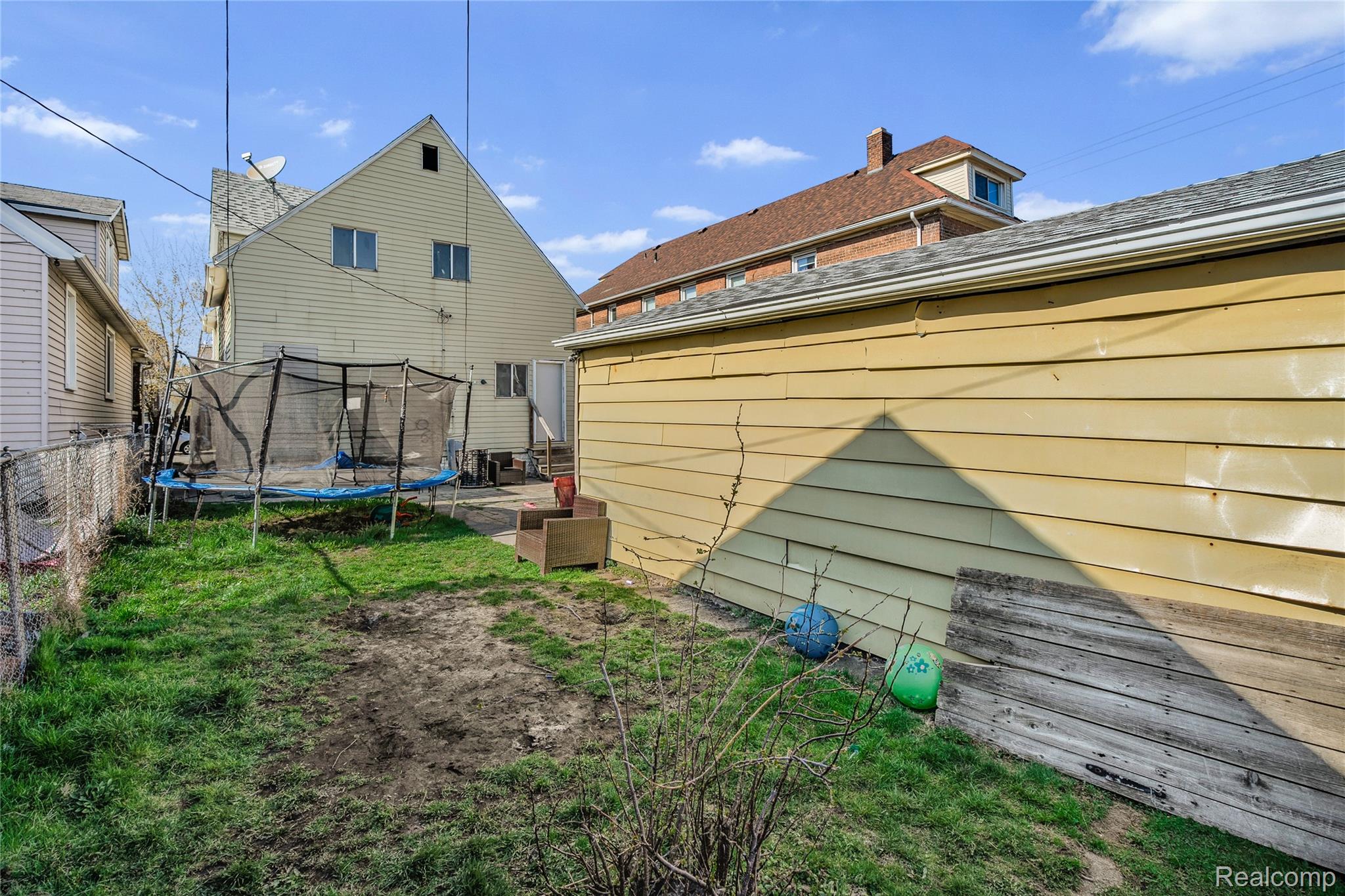 2422 Commor Street Property Photo 25