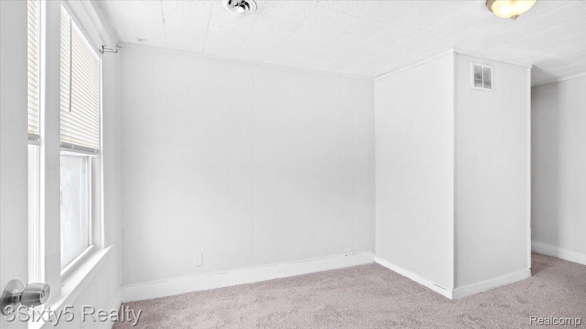 79 E E Pleasant Street Property Photo 3