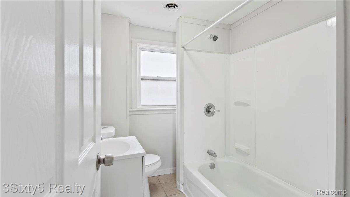 79 E E Pleasant Street Property Photo 5