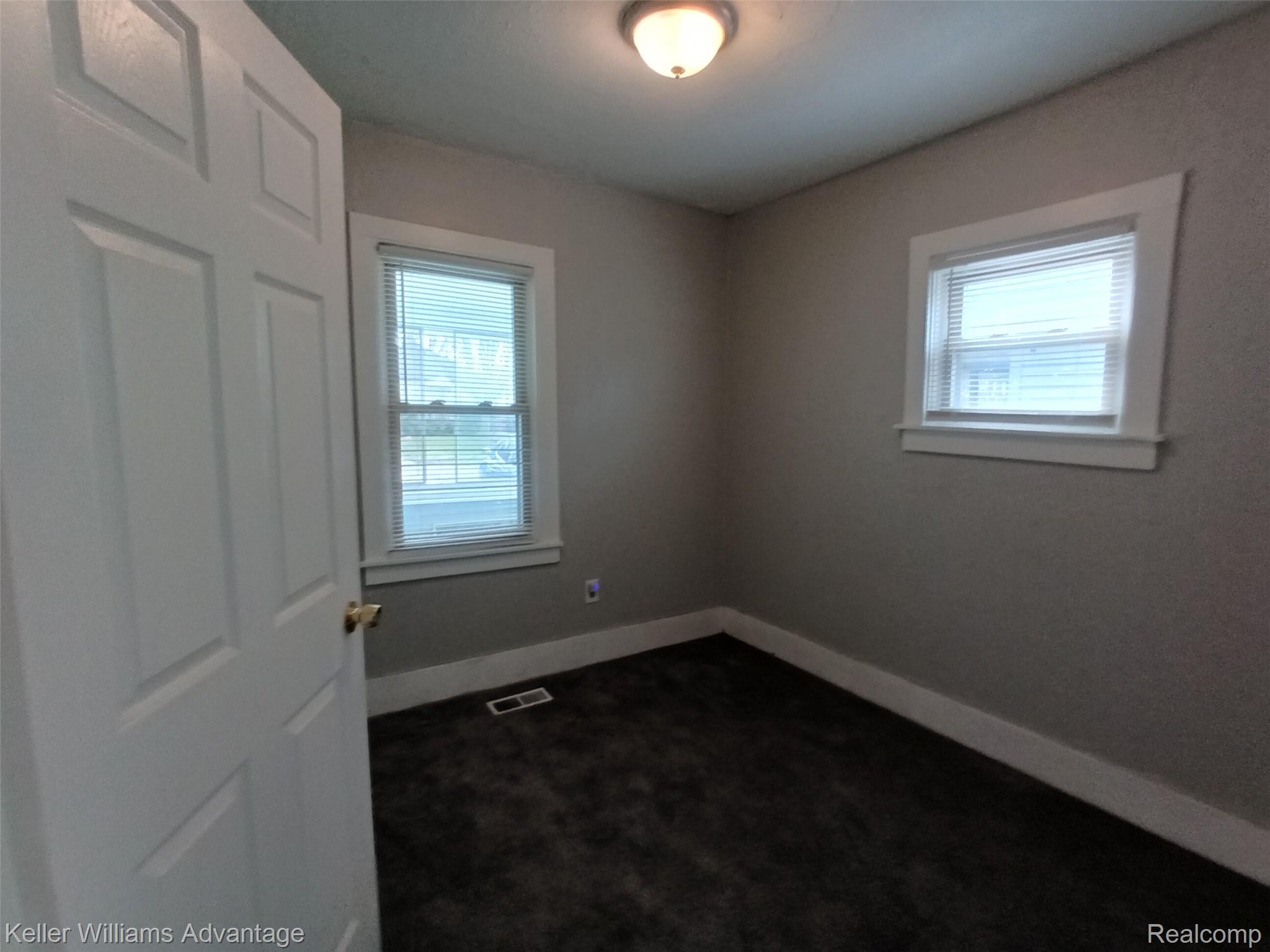 15345 Sumner Property Photo 15
