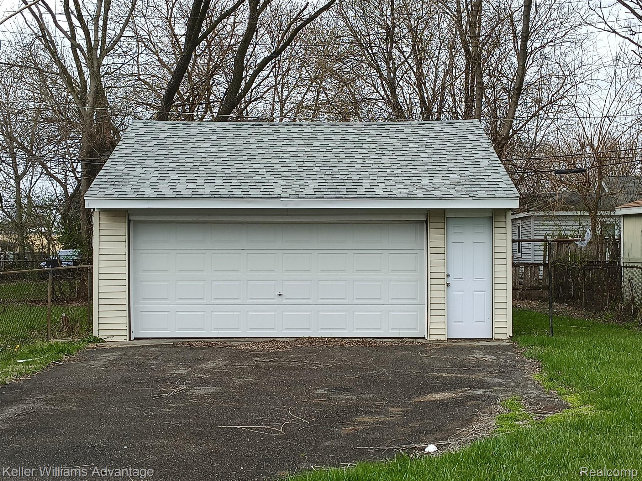 15345 Sumner Property Photo 22