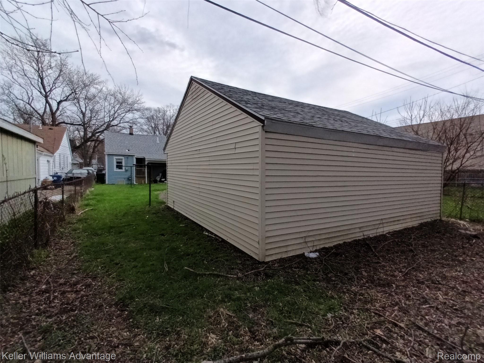 15345 Sumner Property Photo 23