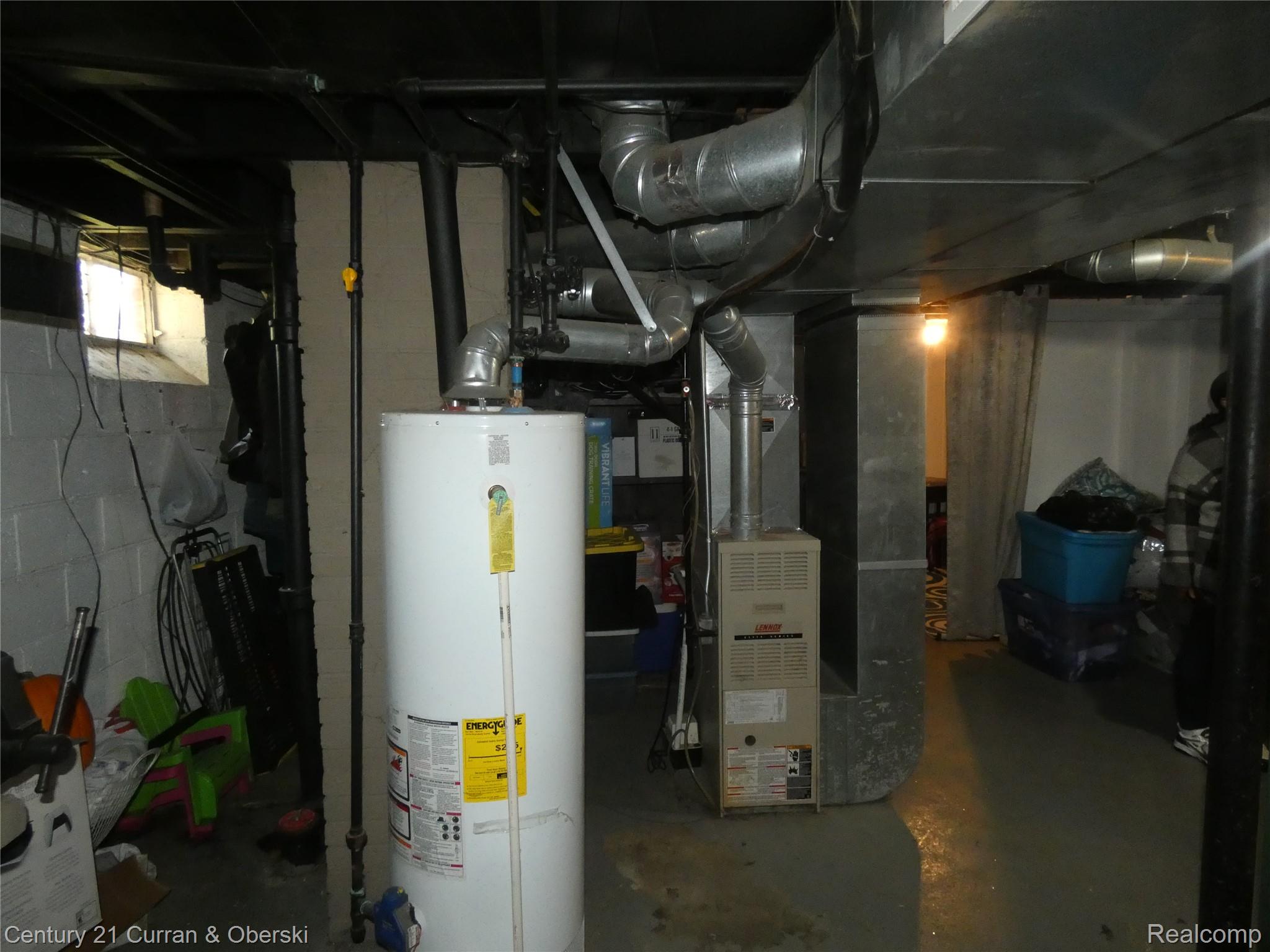 18959 Rockcastle Street Property Photo 23