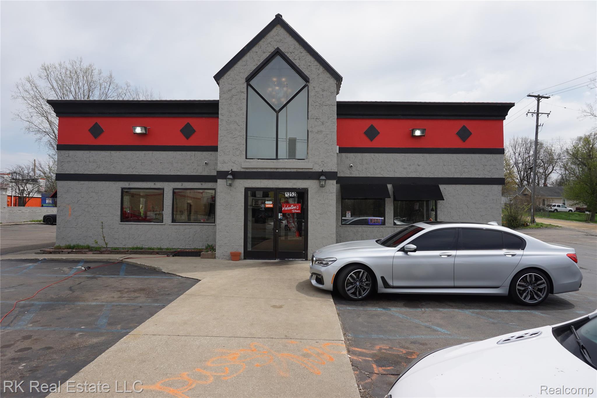1252 N Ballenger Highway Property Photo 4