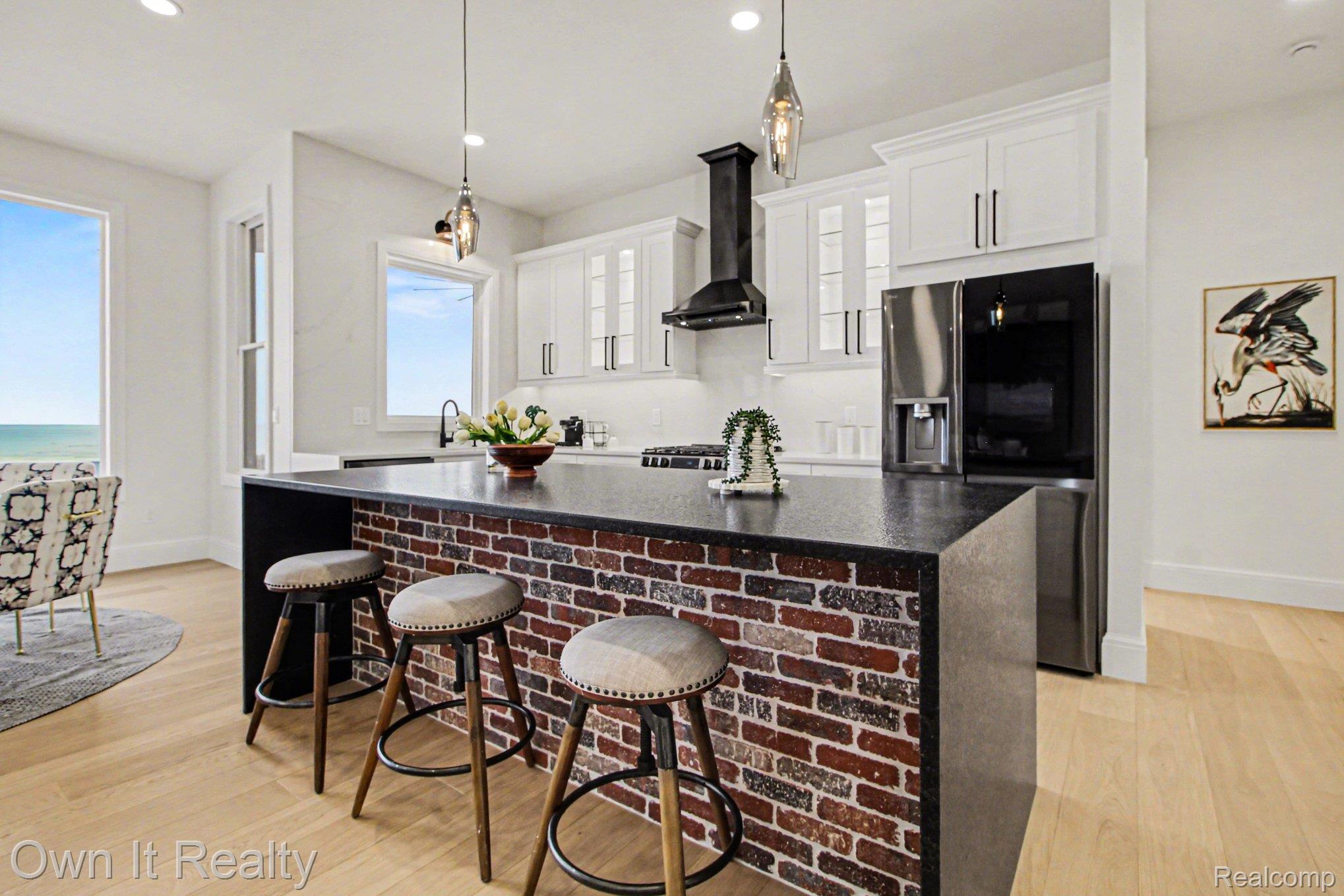 2020 Edgewater Street Property Photo 13