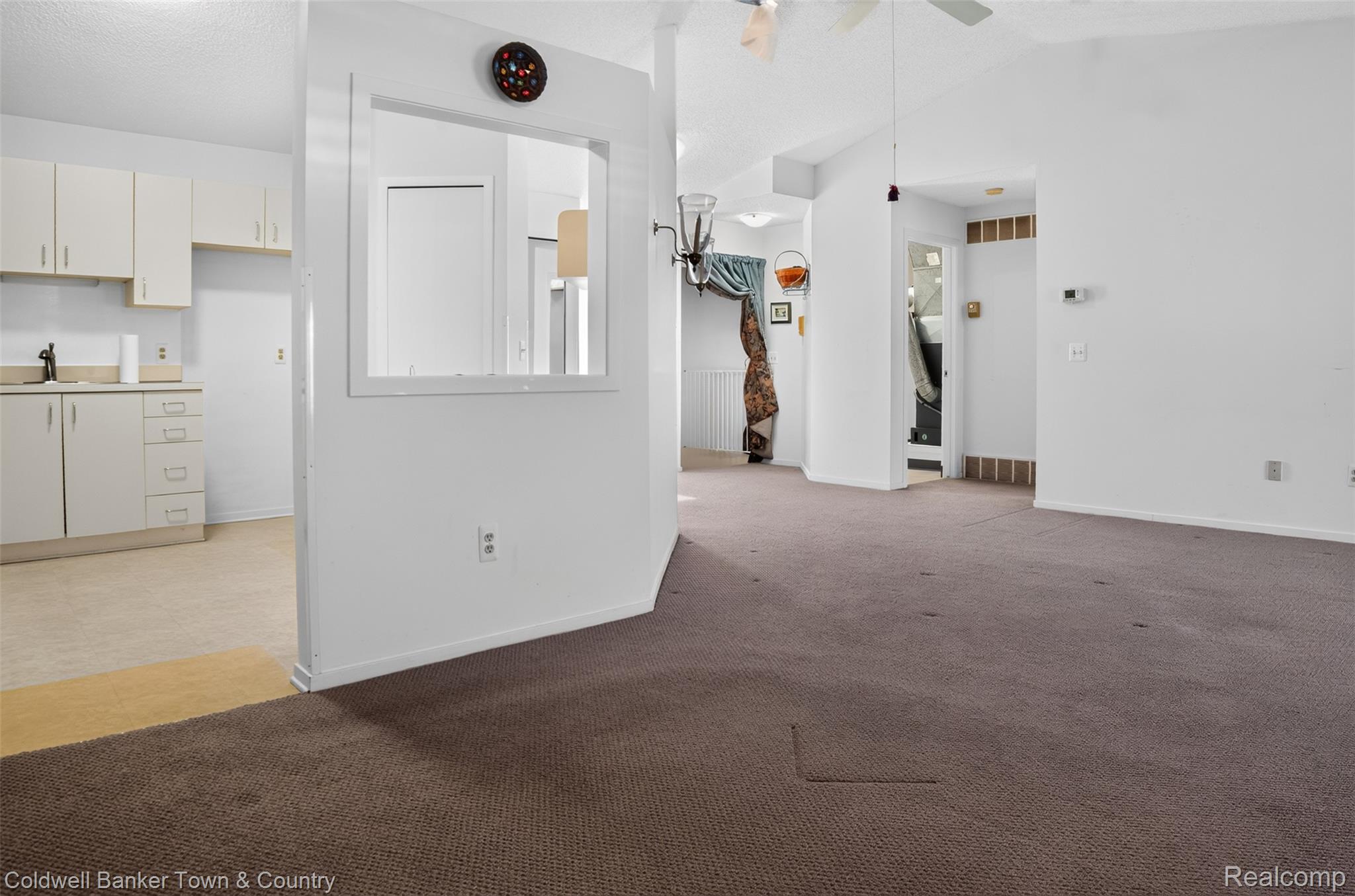 6689 Ridgefield Circle 201 Property Photo 6