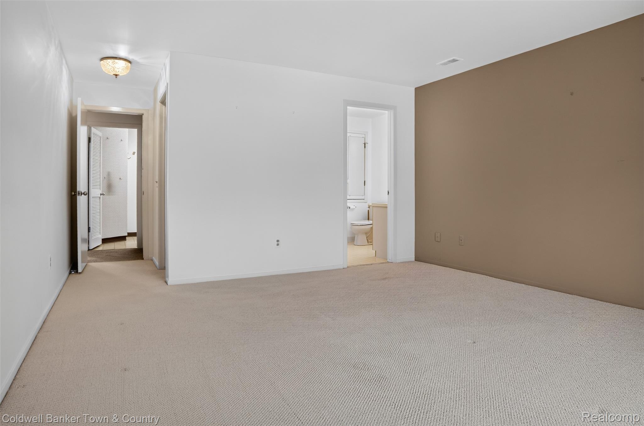 6689 Ridgefield Circle 201 Property Photo 30