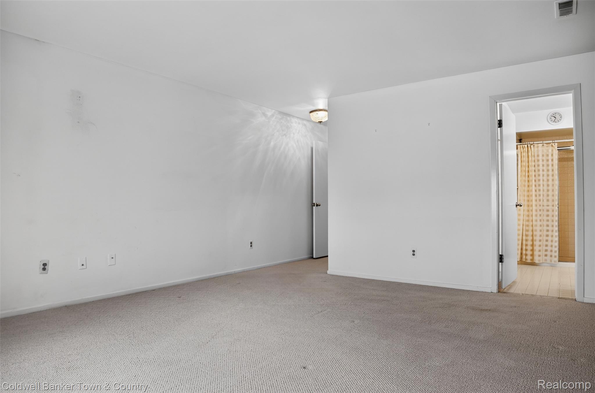 6689 Ridgefield Circle 201 Property Photo 33