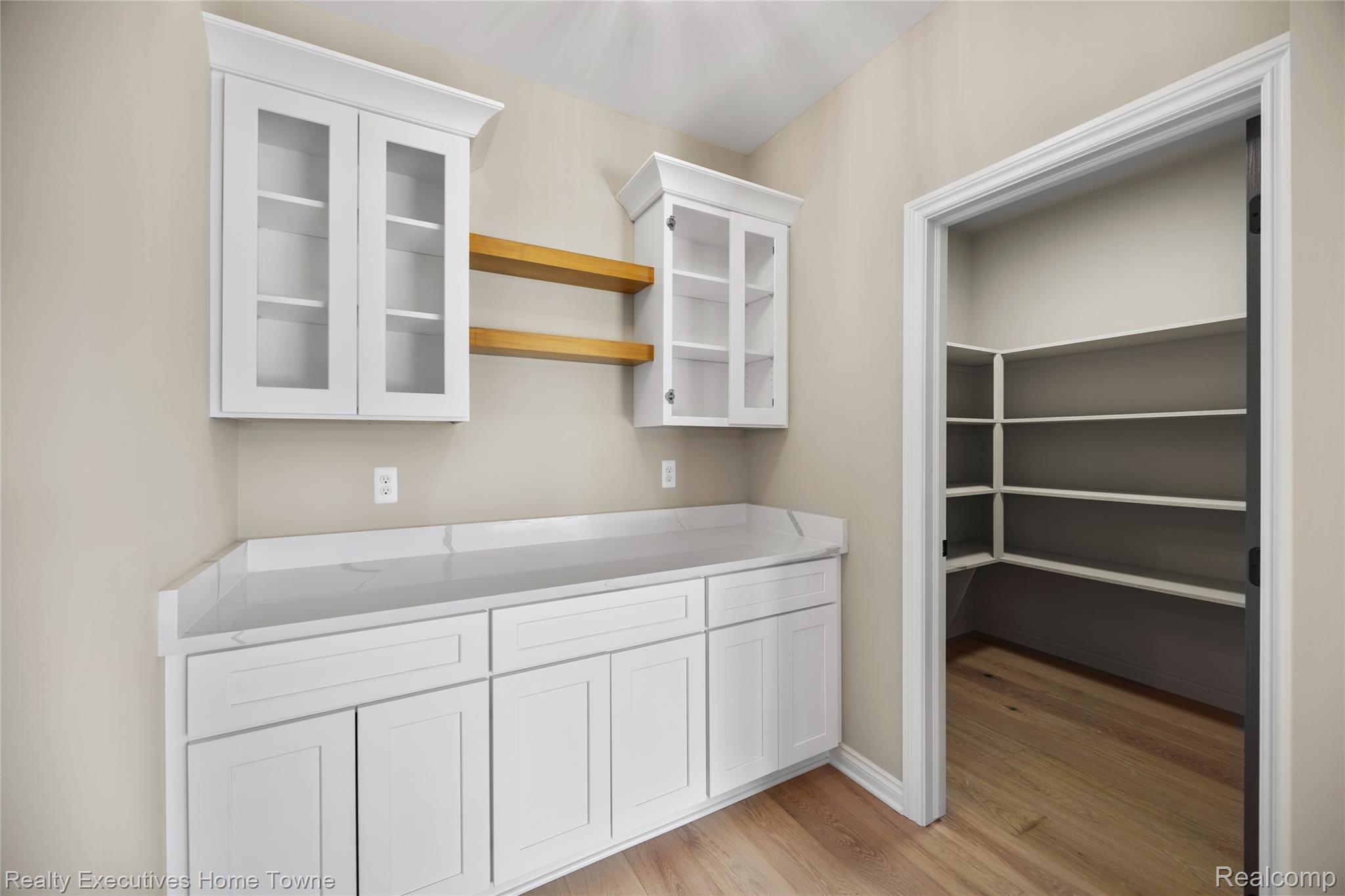 35071 Woodside Drive Property Photo 17