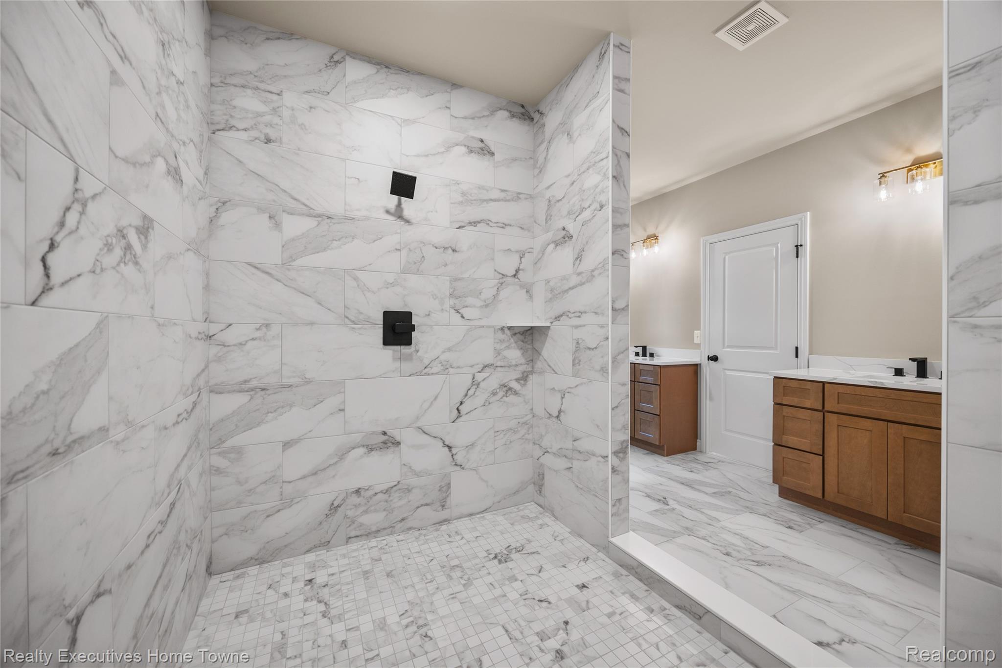 35071 Woodside Drive Property Photo 28