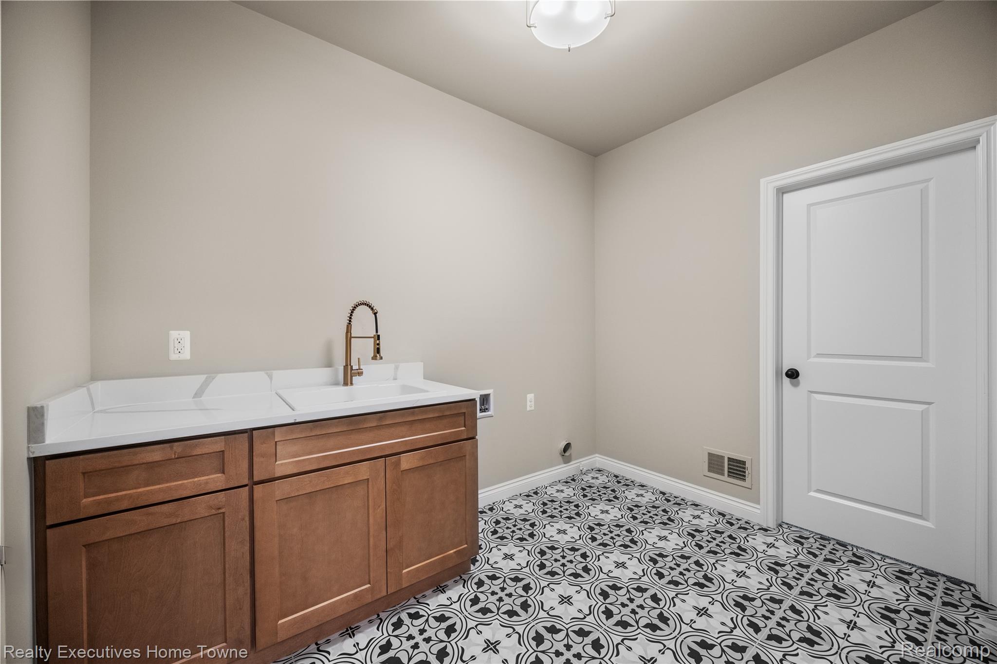 35071 Woodside Drive Property Photo 31