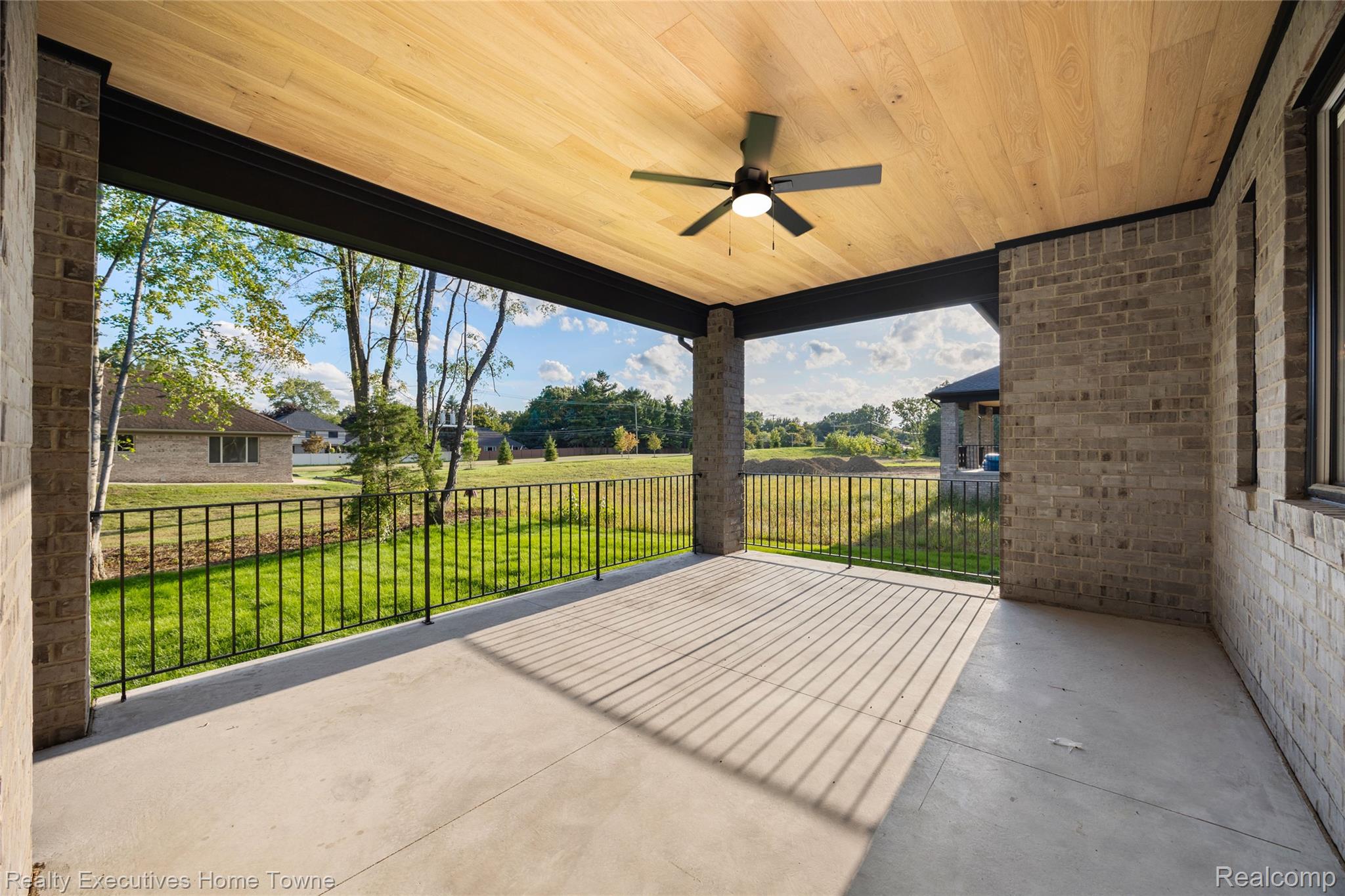 35071 Woodside Drive Property Photo 43
