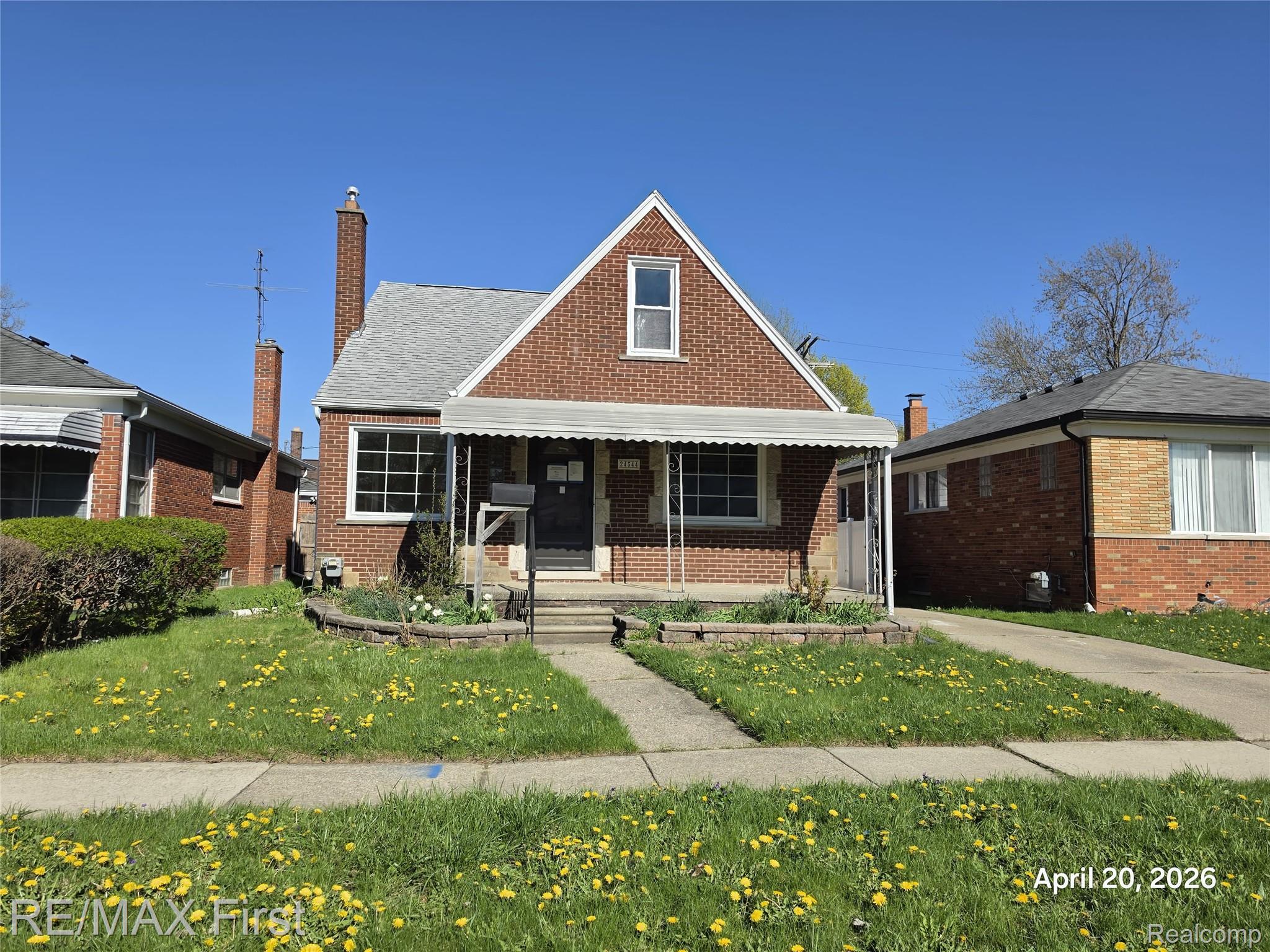 24544 Phlox Avenue Property Photo 1