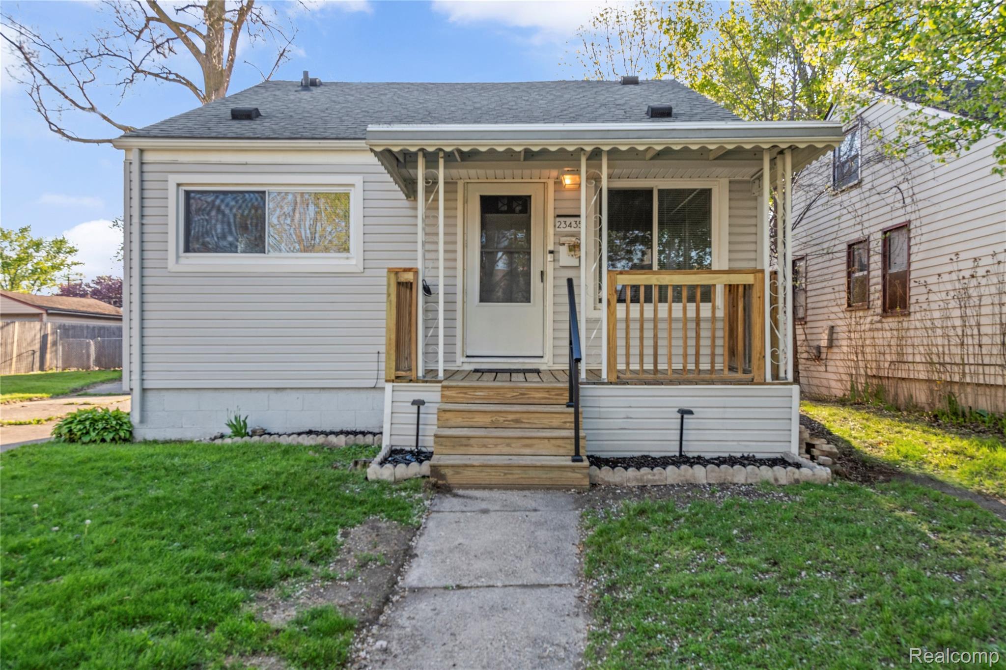 23435 Vance Avenue Property Photo 1