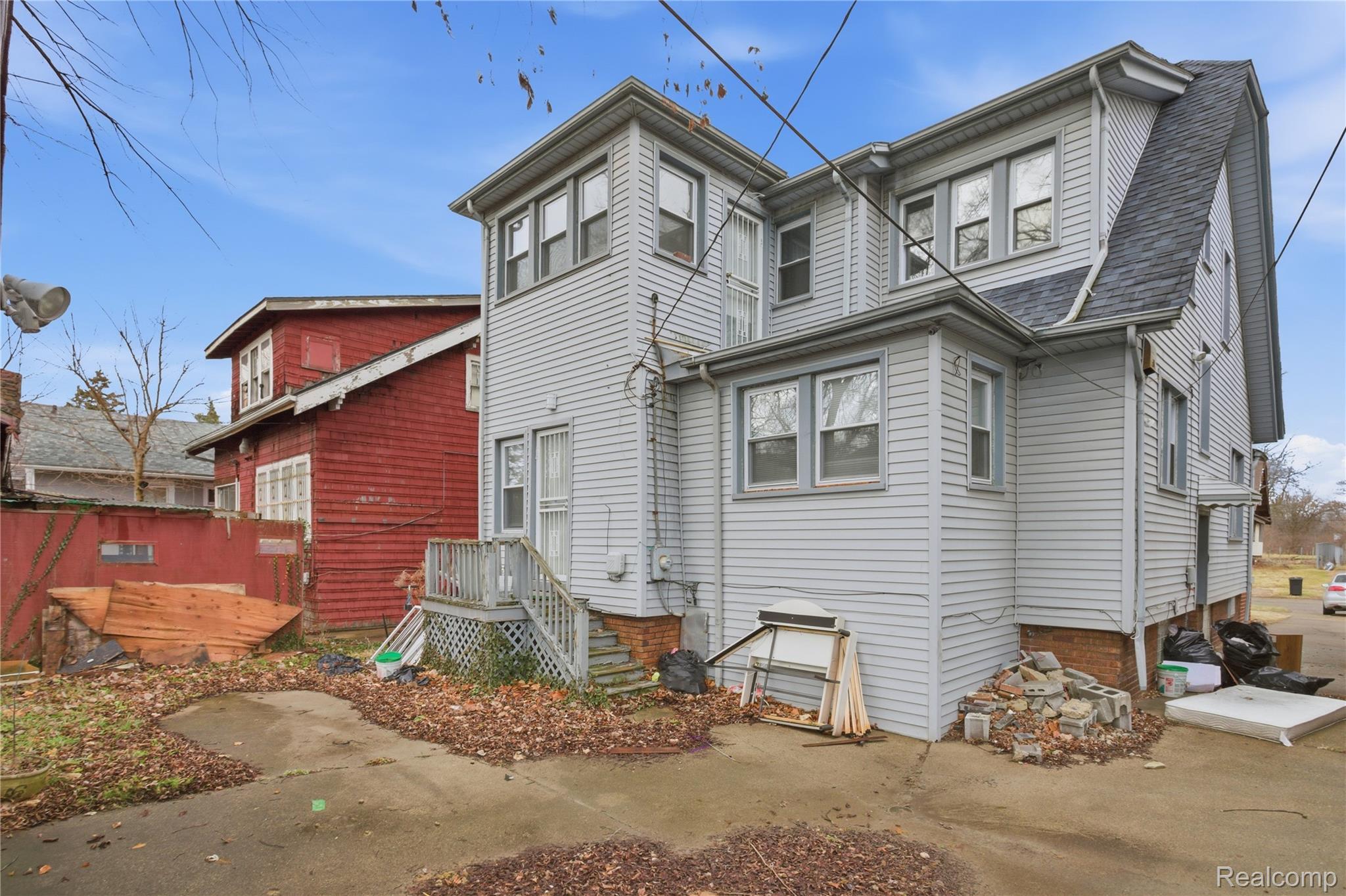 229 Eason Street Property Photo 3