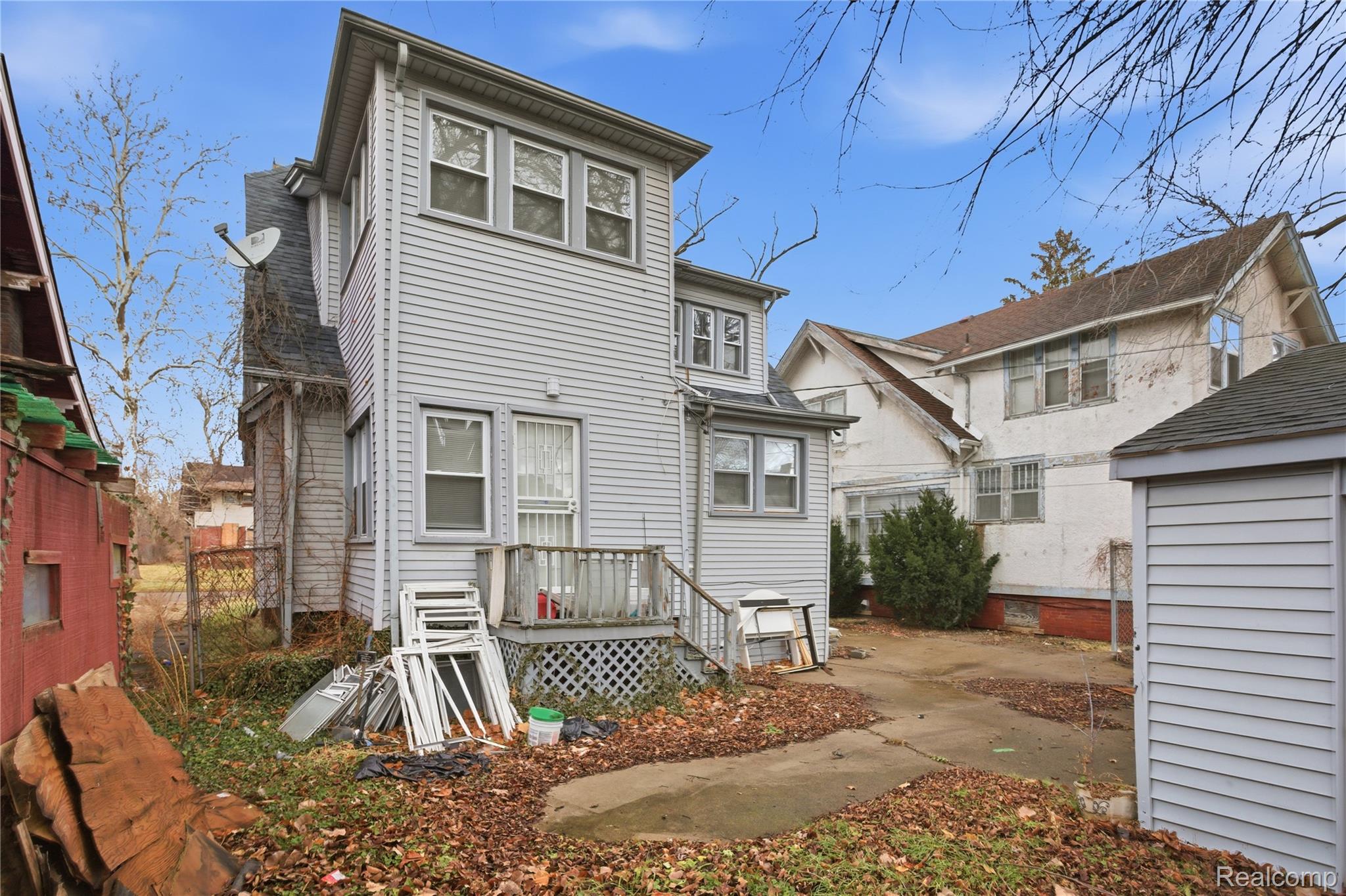 229 Eason Street Property Photo 4