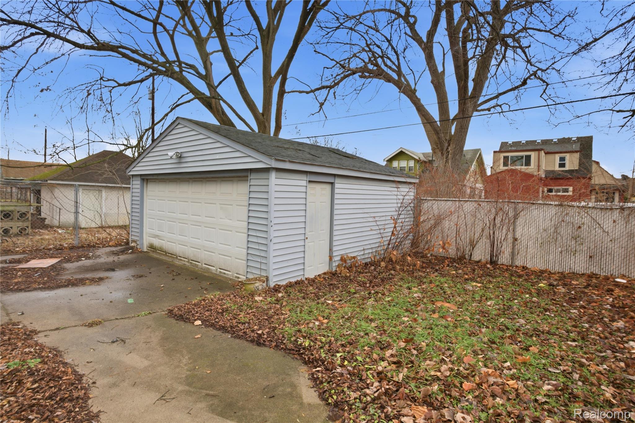 229 Eason Street Property Photo 5