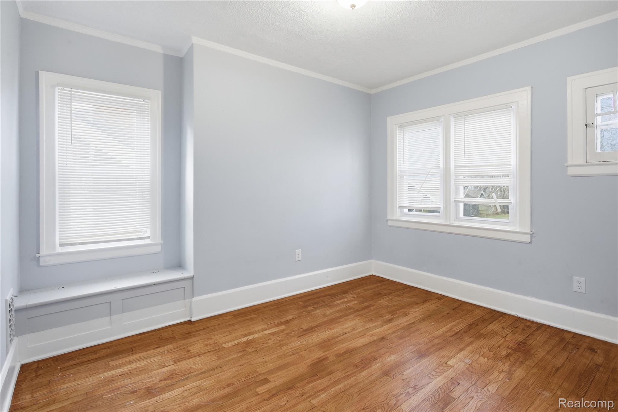 229 Eason Street Property Photo 7