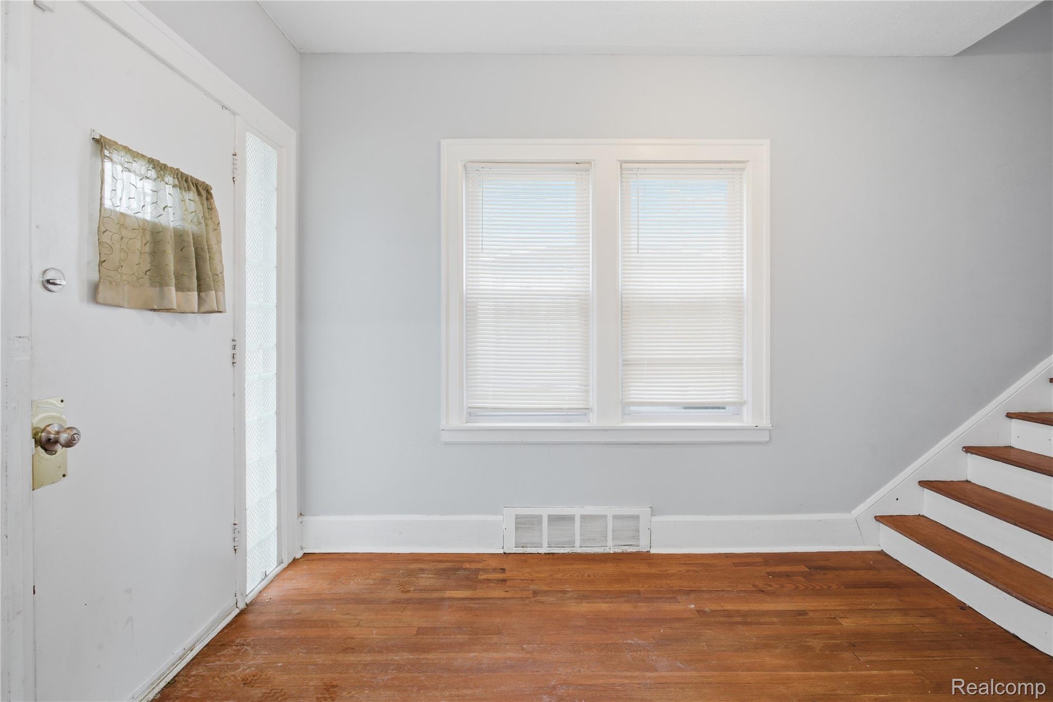 229 Eason Street Property Photo 10