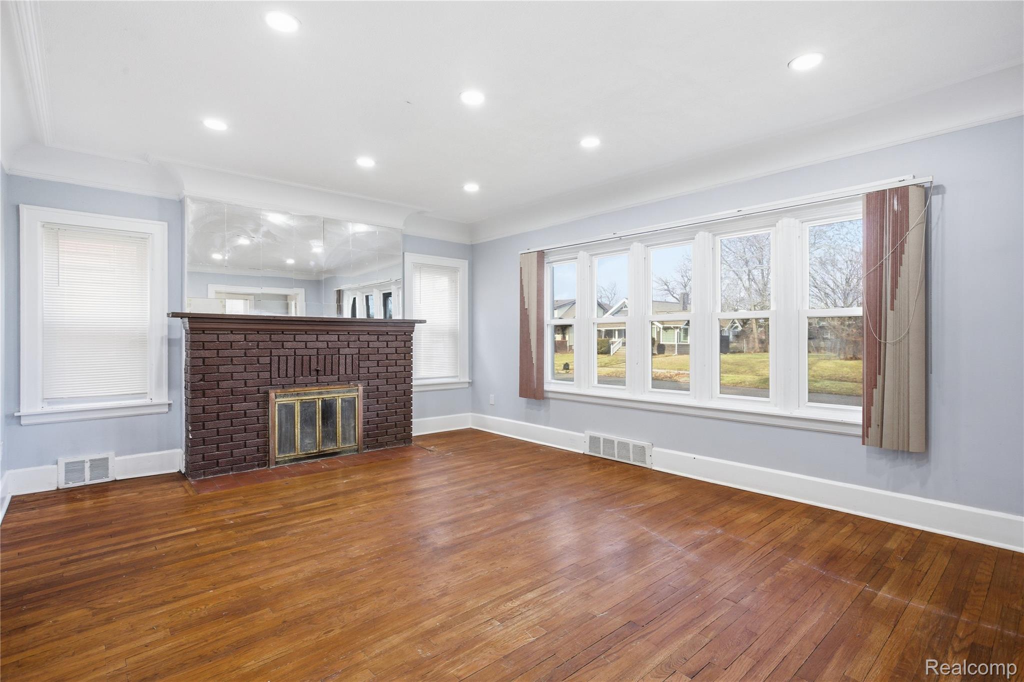 229 Eason Street Property Photo 13