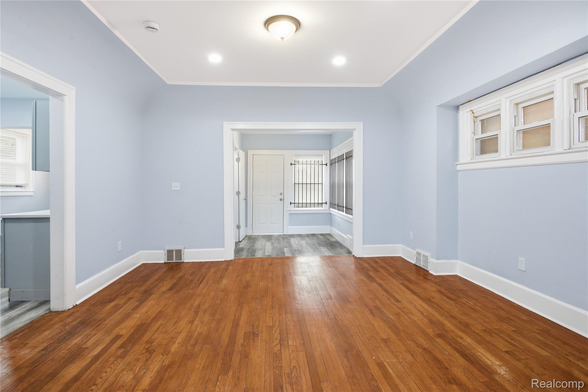 229 Eason Street Property Photo 15