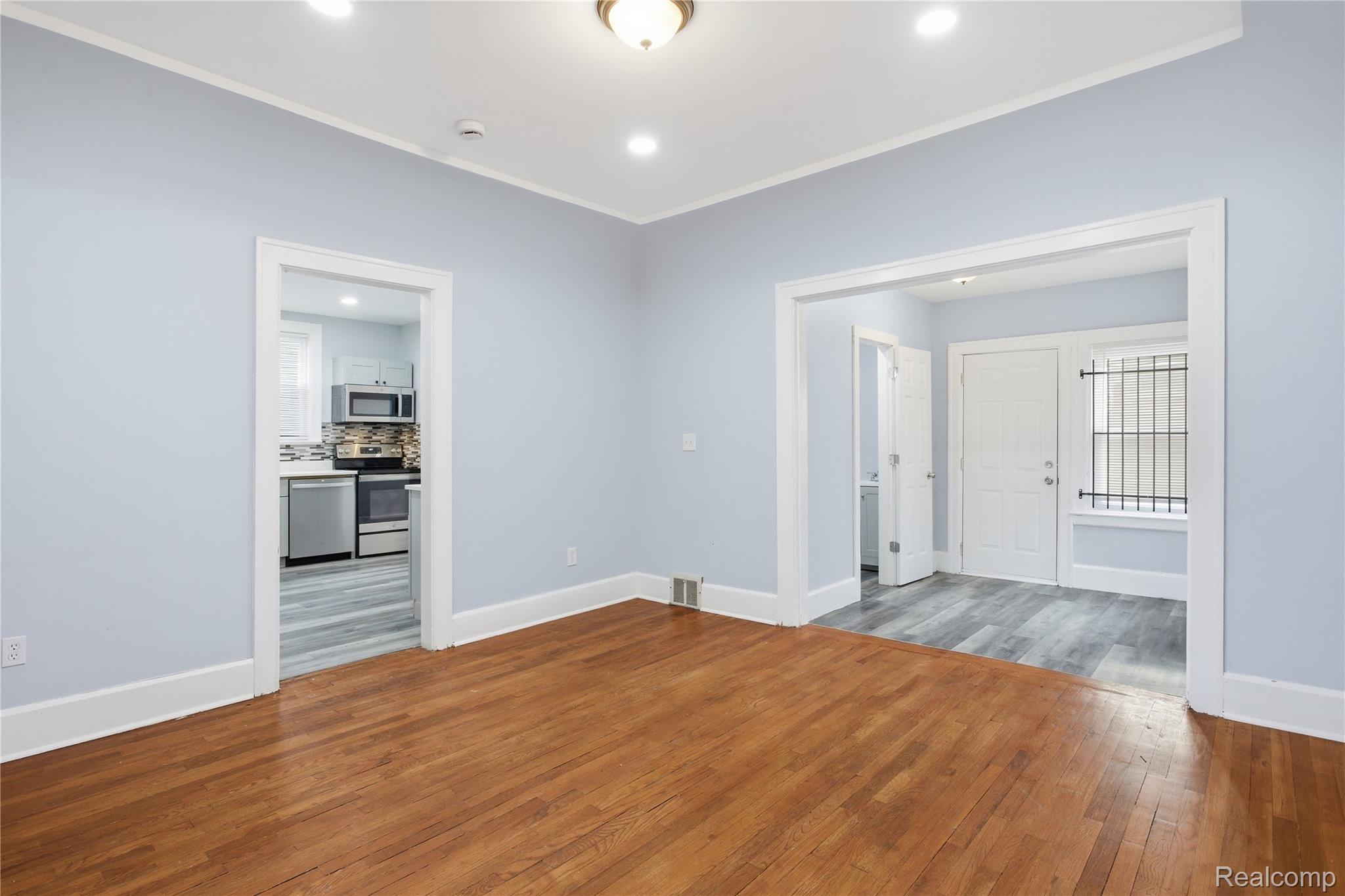 229 Eason Street Property Photo 16